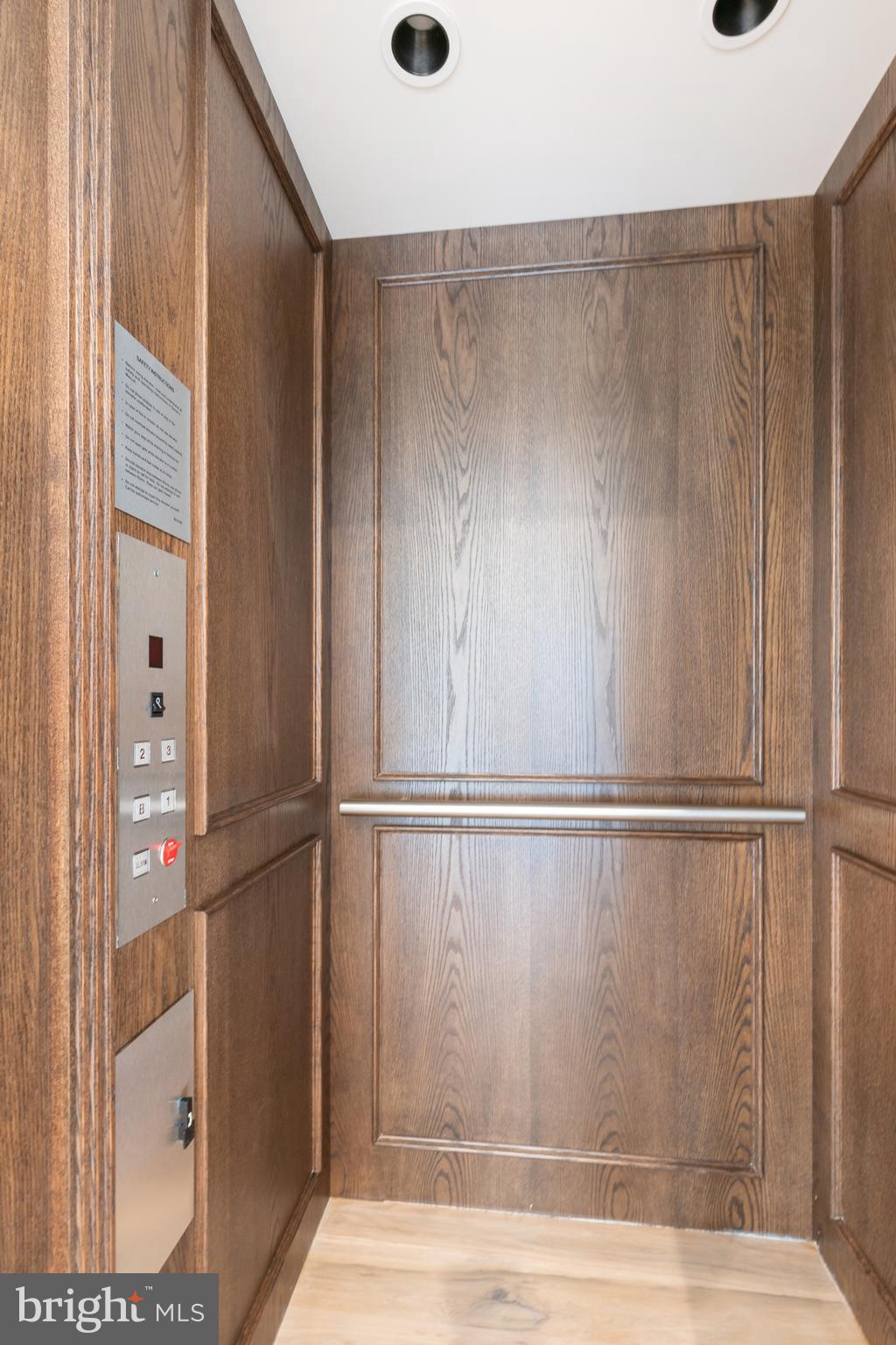 CHESTNUT HILL - Residential