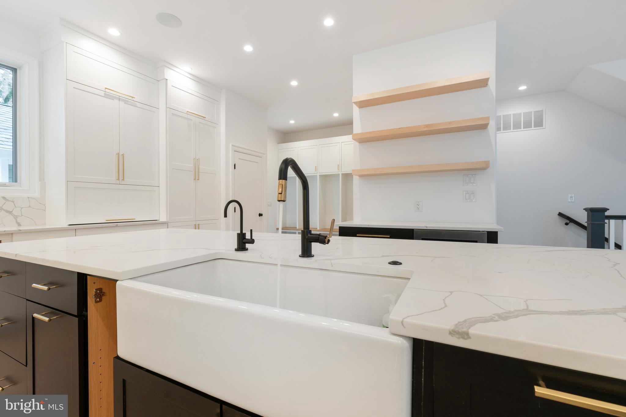 CHESTNUT HILL - Residential