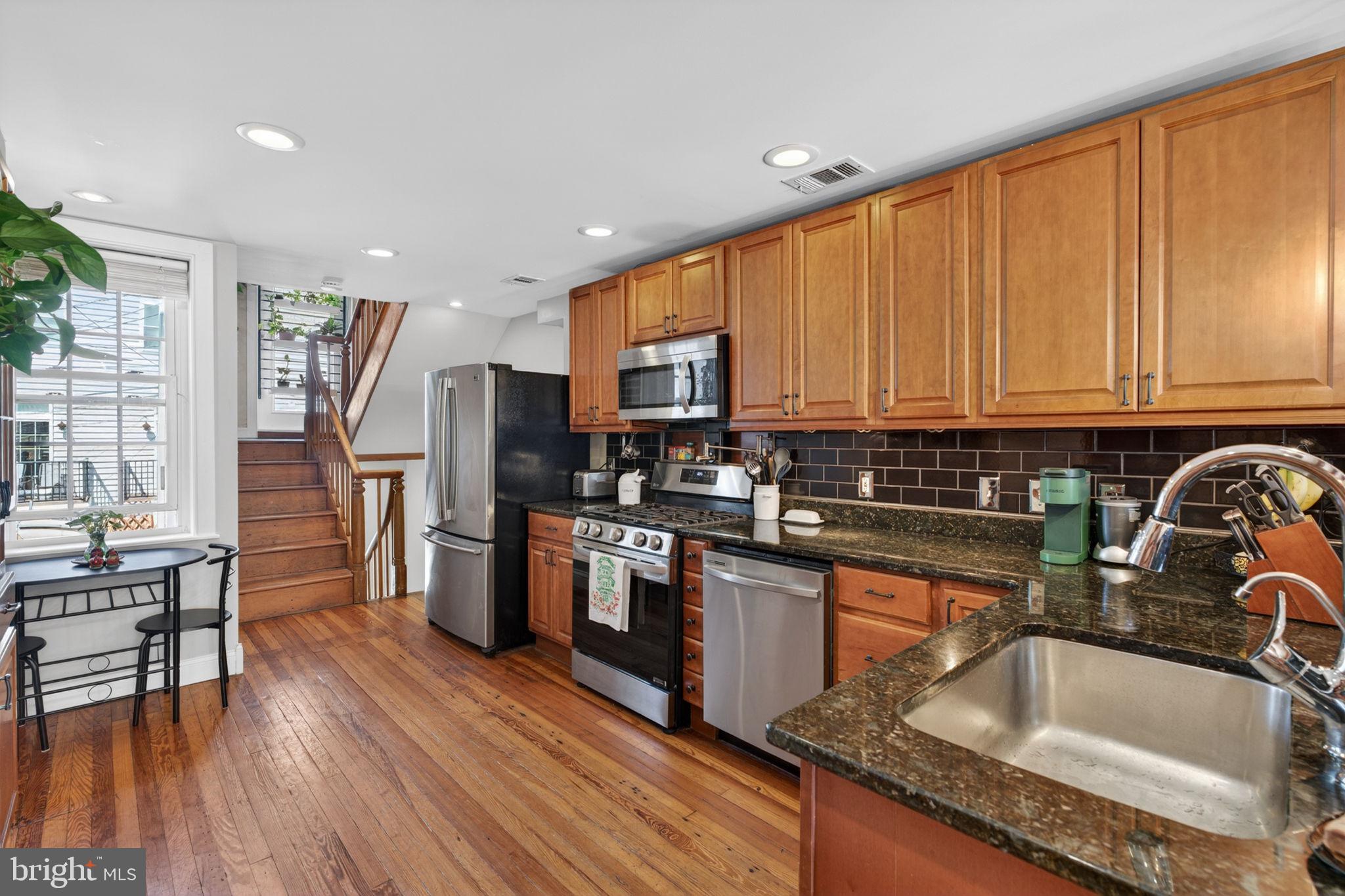 WASHINGTON HILL - Residential