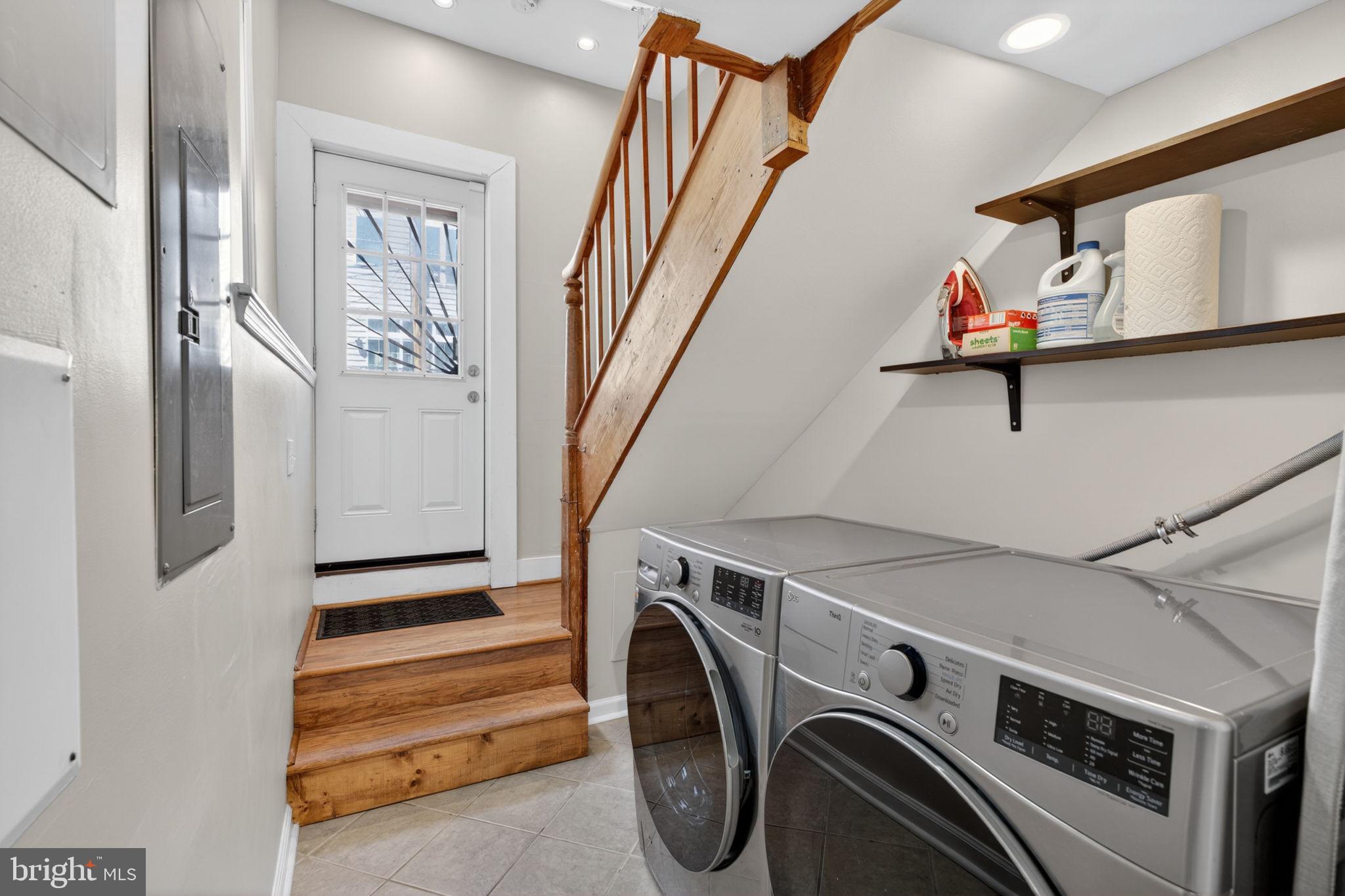 WASHINGTON HILL - Residential