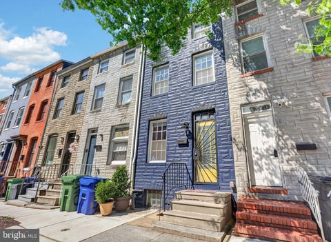 Townhouse For Sale - 18 S Washington Street<br/> BALTIMORE, MD 21231
