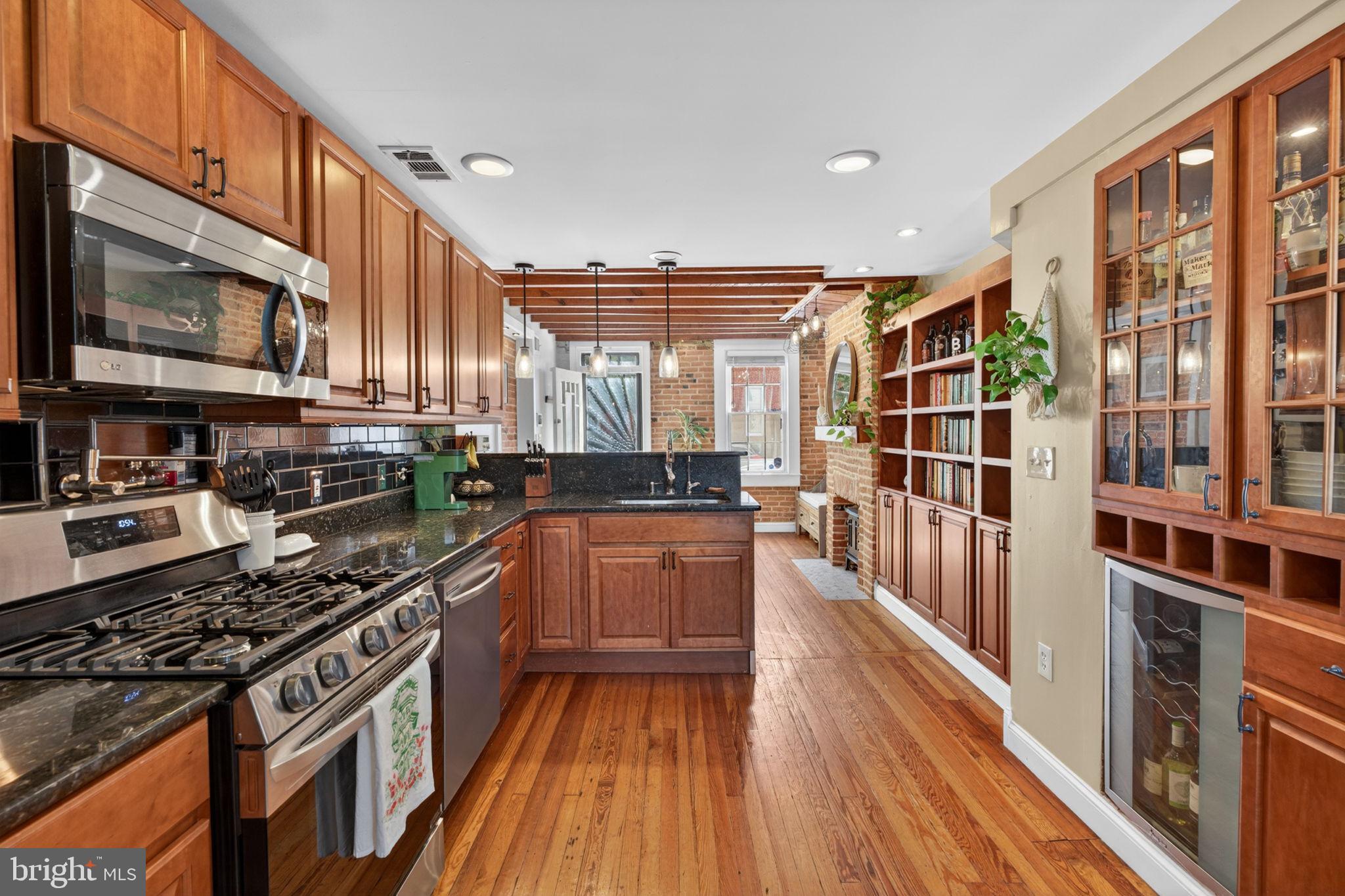 WASHINGTON HILL - Residential
