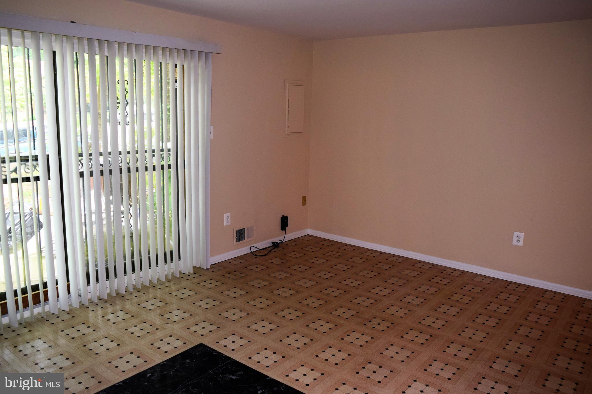 CENTRAL PARK CONDO - Residential