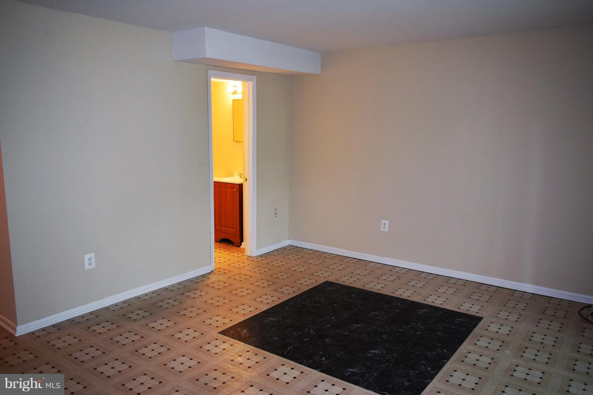 CENTRAL PARK CONDO - Residential