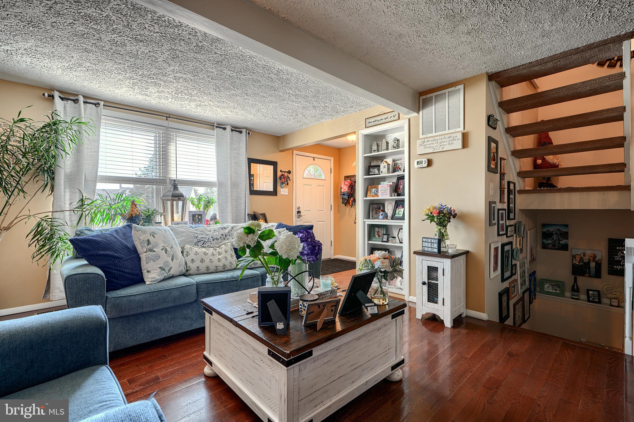 3105 HOLLY BERRY COURT