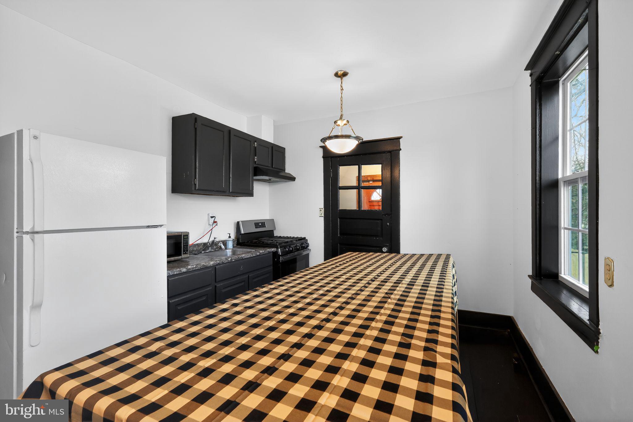 123 XENIA STREET SE