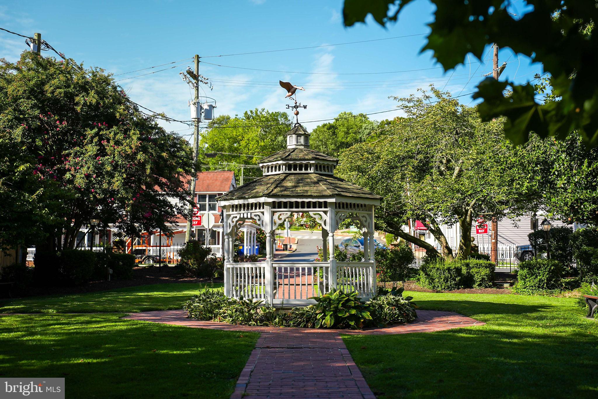 OCCOQUAN POINTE CONDO - Residential