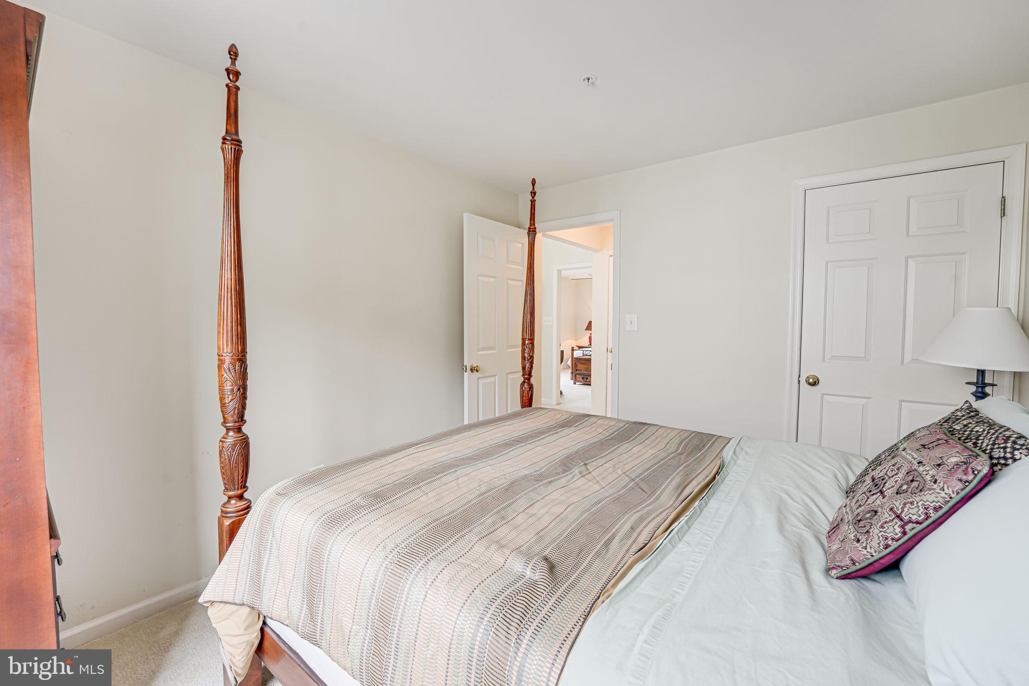 OCCOQUAN POINTE CONDO - Residential