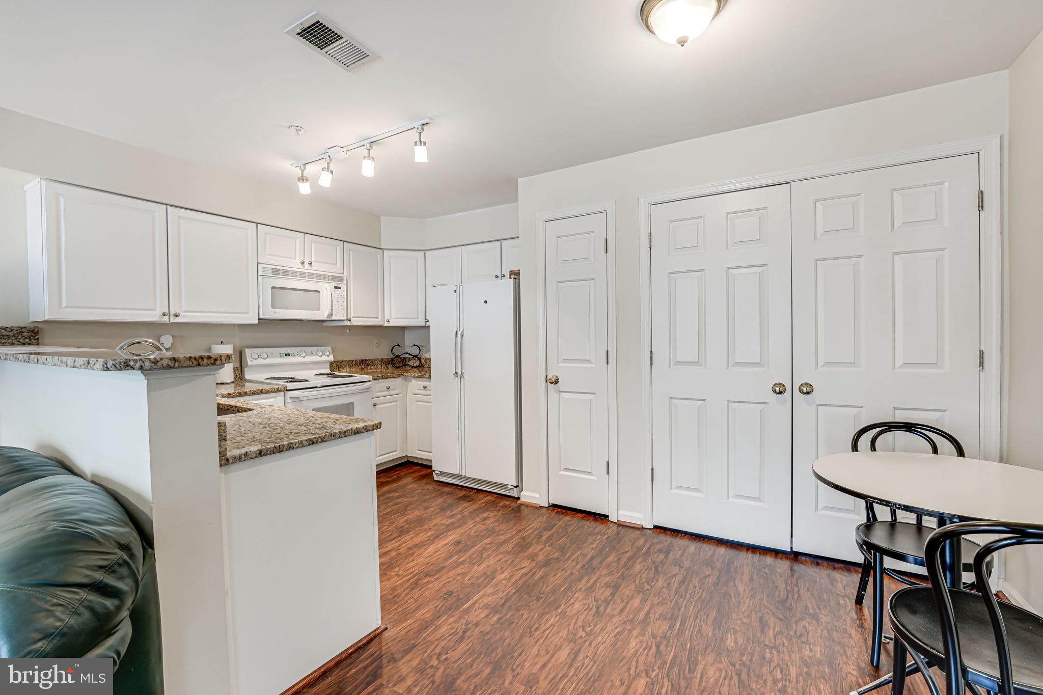 OCCOQUAN POINTE CONDO - Residential