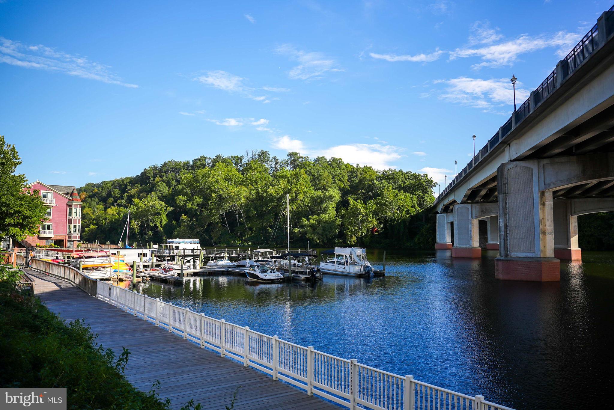 OCCOQUAN POINTE CONDO - Residential