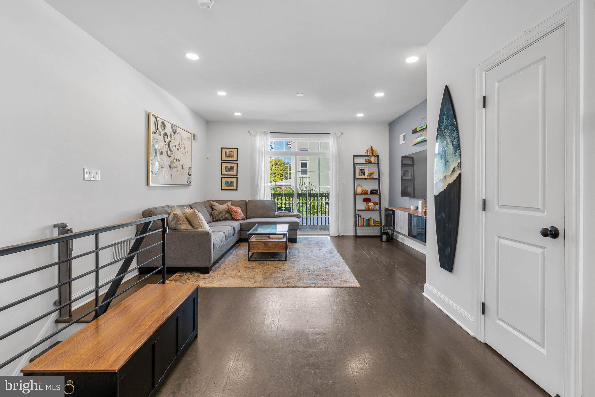 502 KINGSLEY COURT