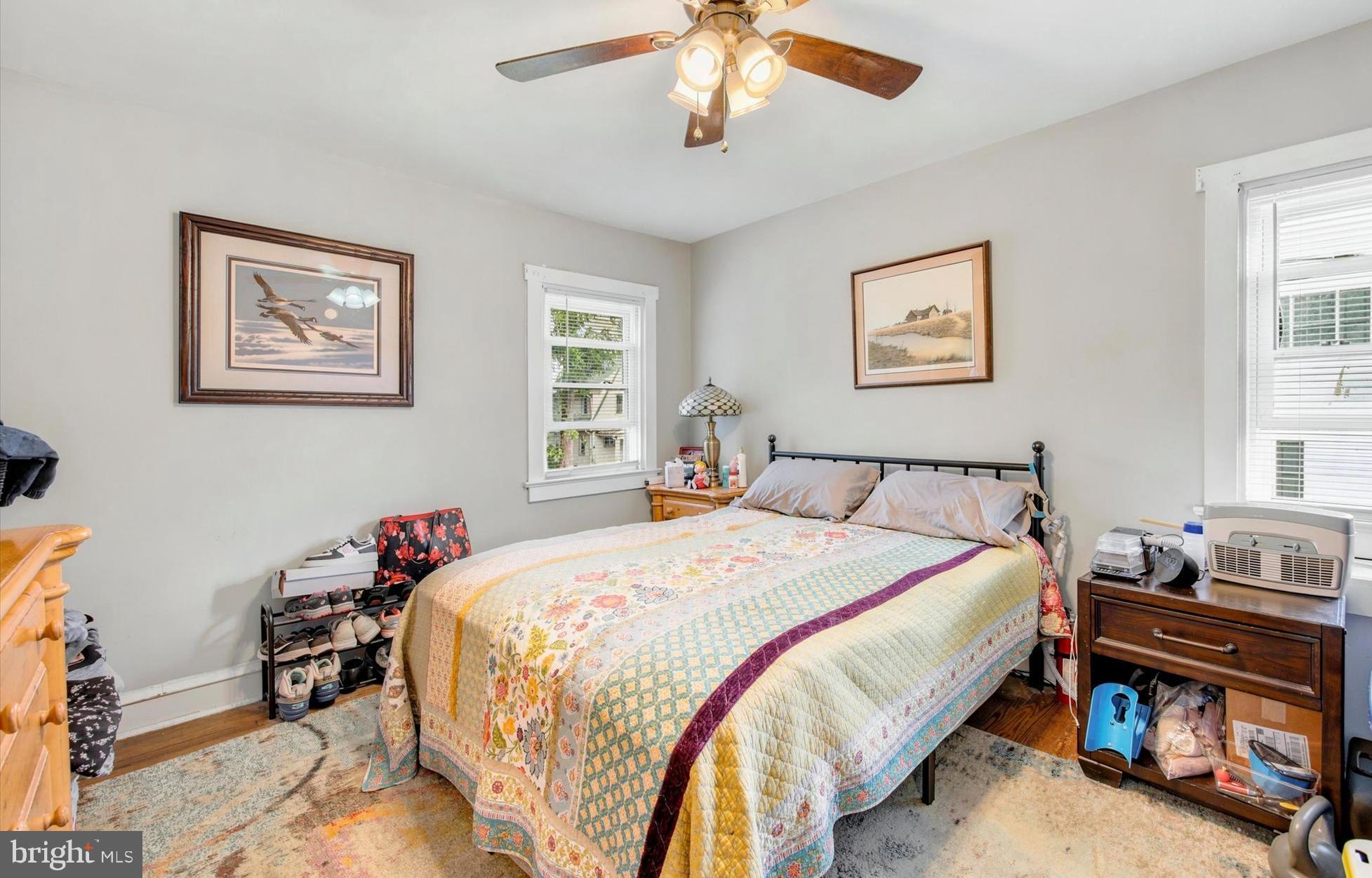 LARCHMONT SQ - Residential