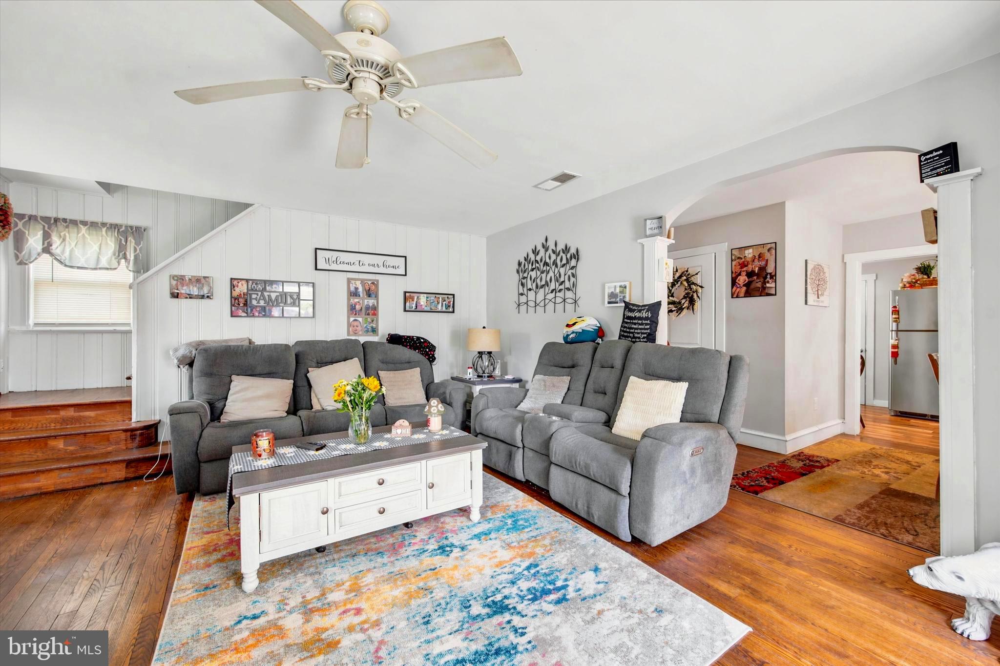 LARCHMONT SQ - Residential
