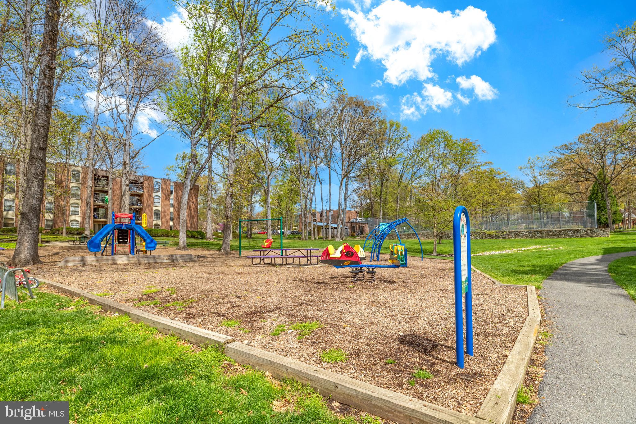 WOODBURN VILLAGE - Residential