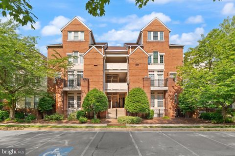 Condo For Rent - 1324 Garden Wall Circle #B<br/> Fairfax County, RESTON, VA 20194