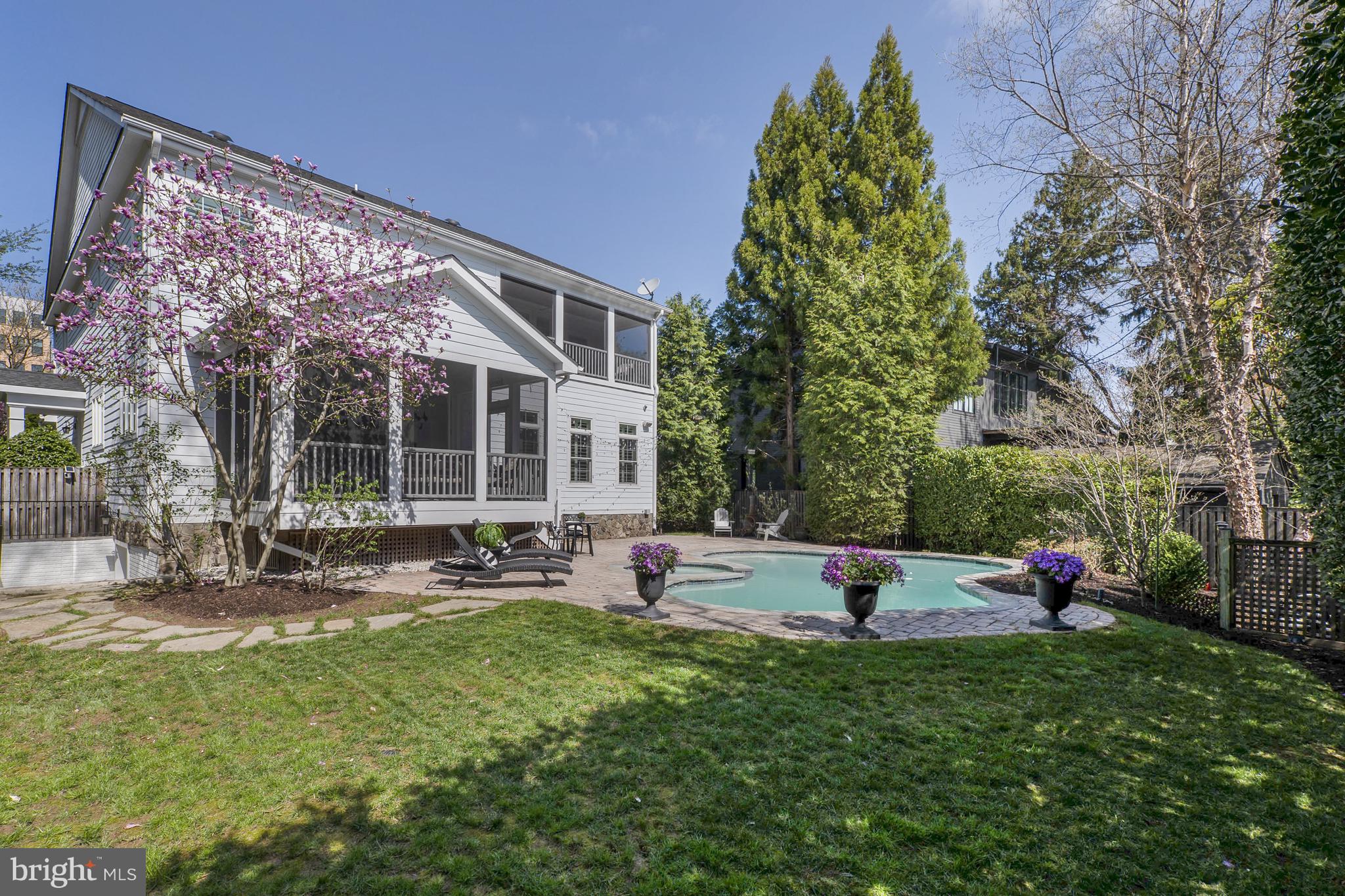 LAWTON MANOR - Residential