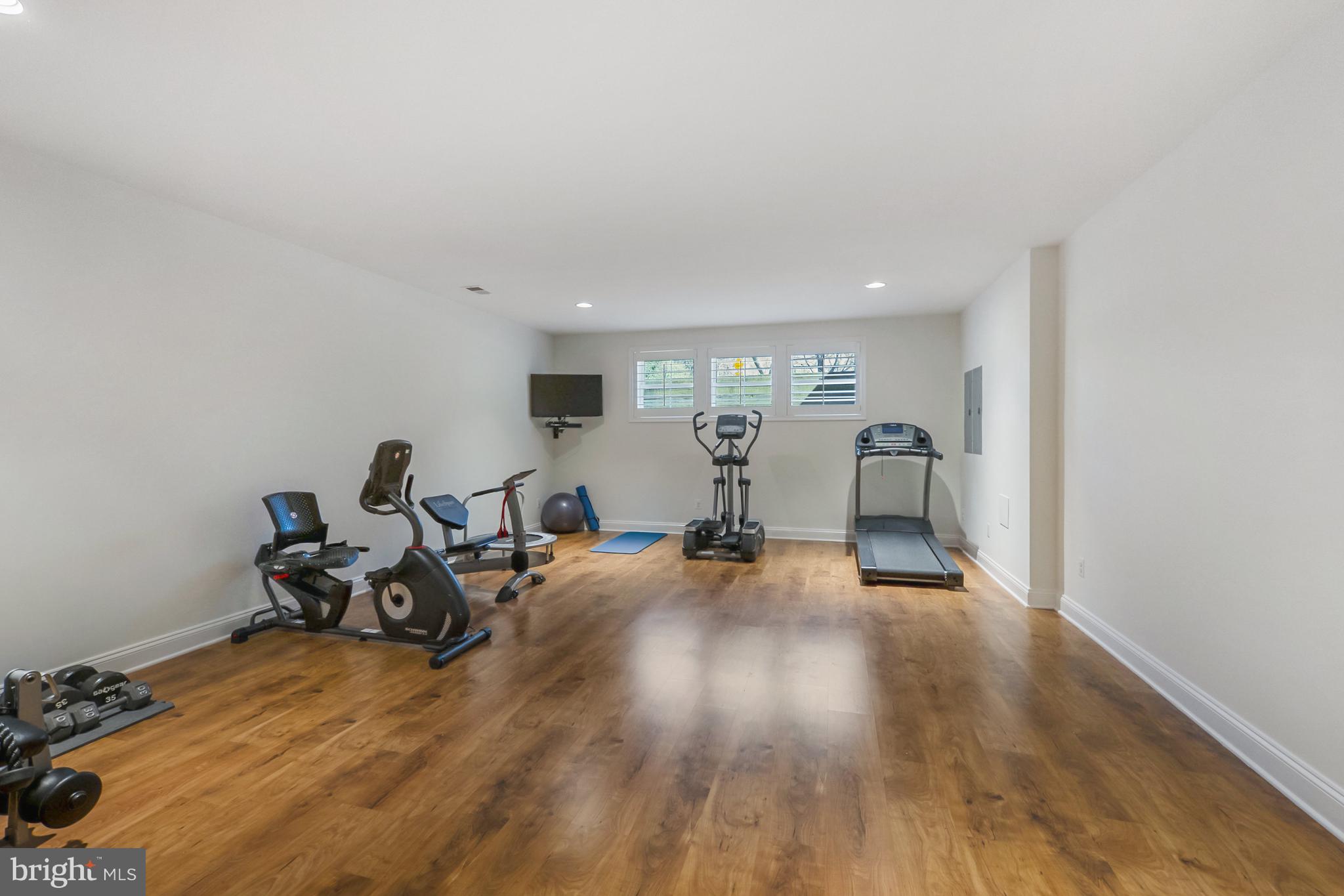 LAWTON MANOR - Residential