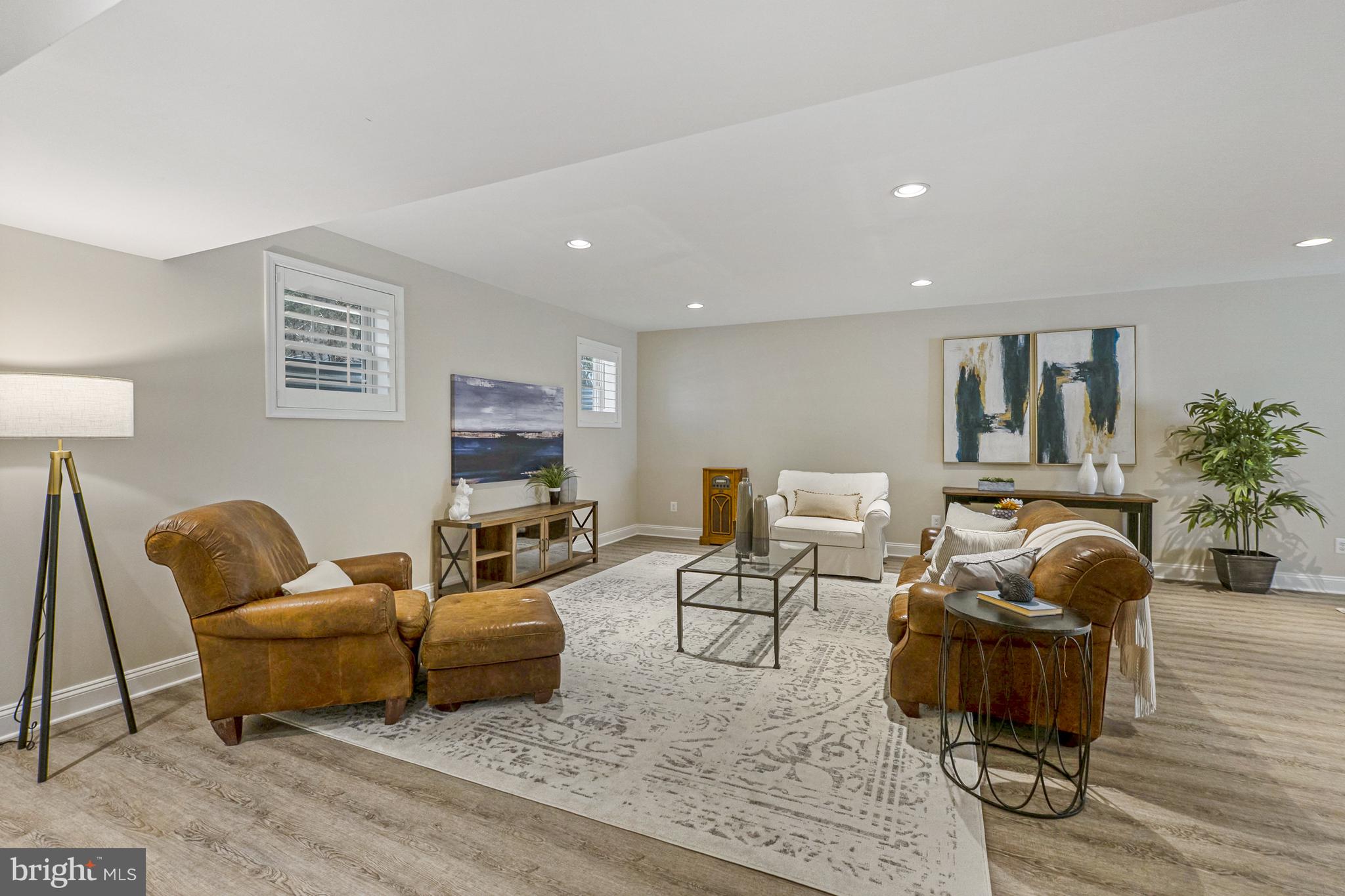 LAWTON MANOR - Residential