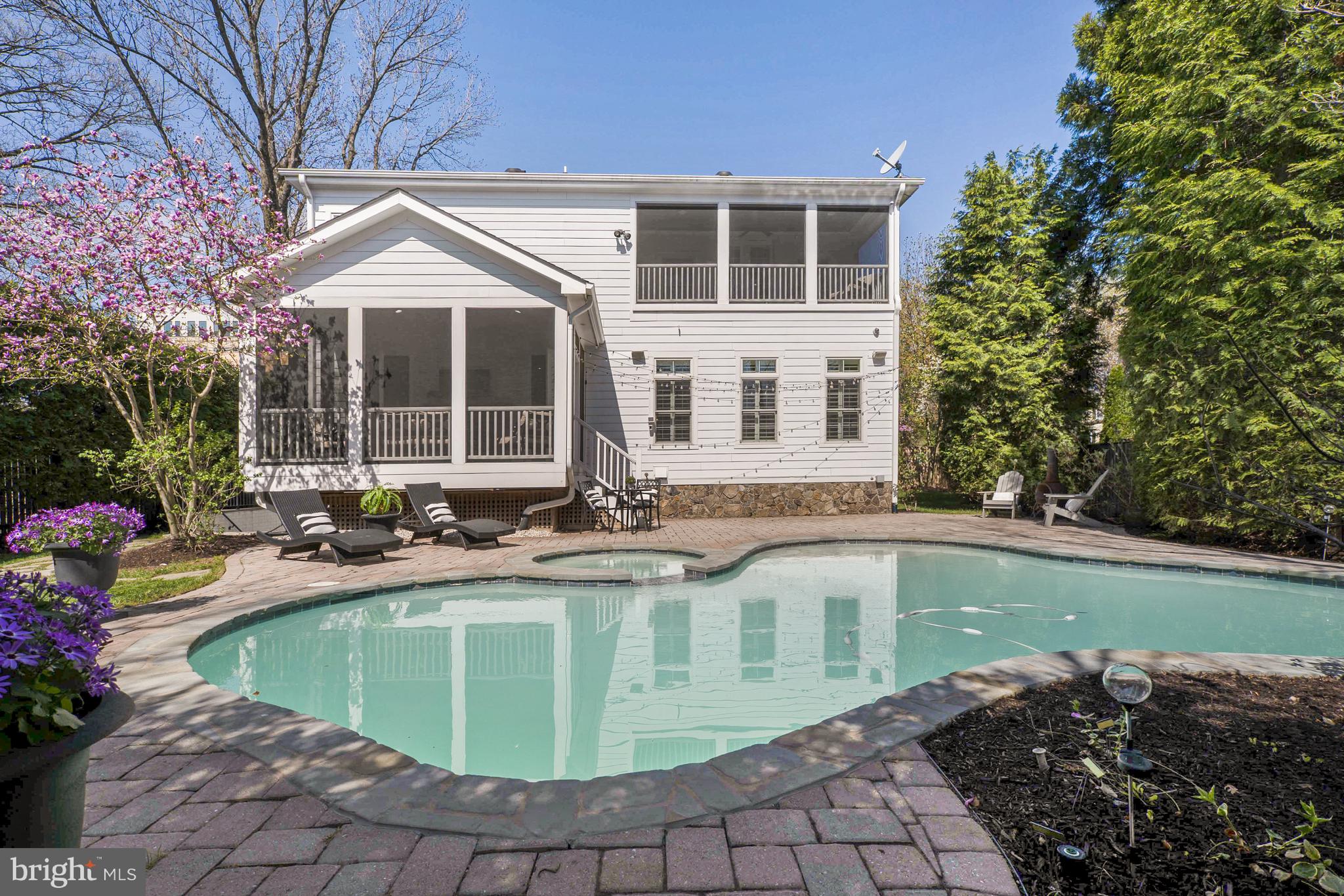 LAWTON MANOR - Residential