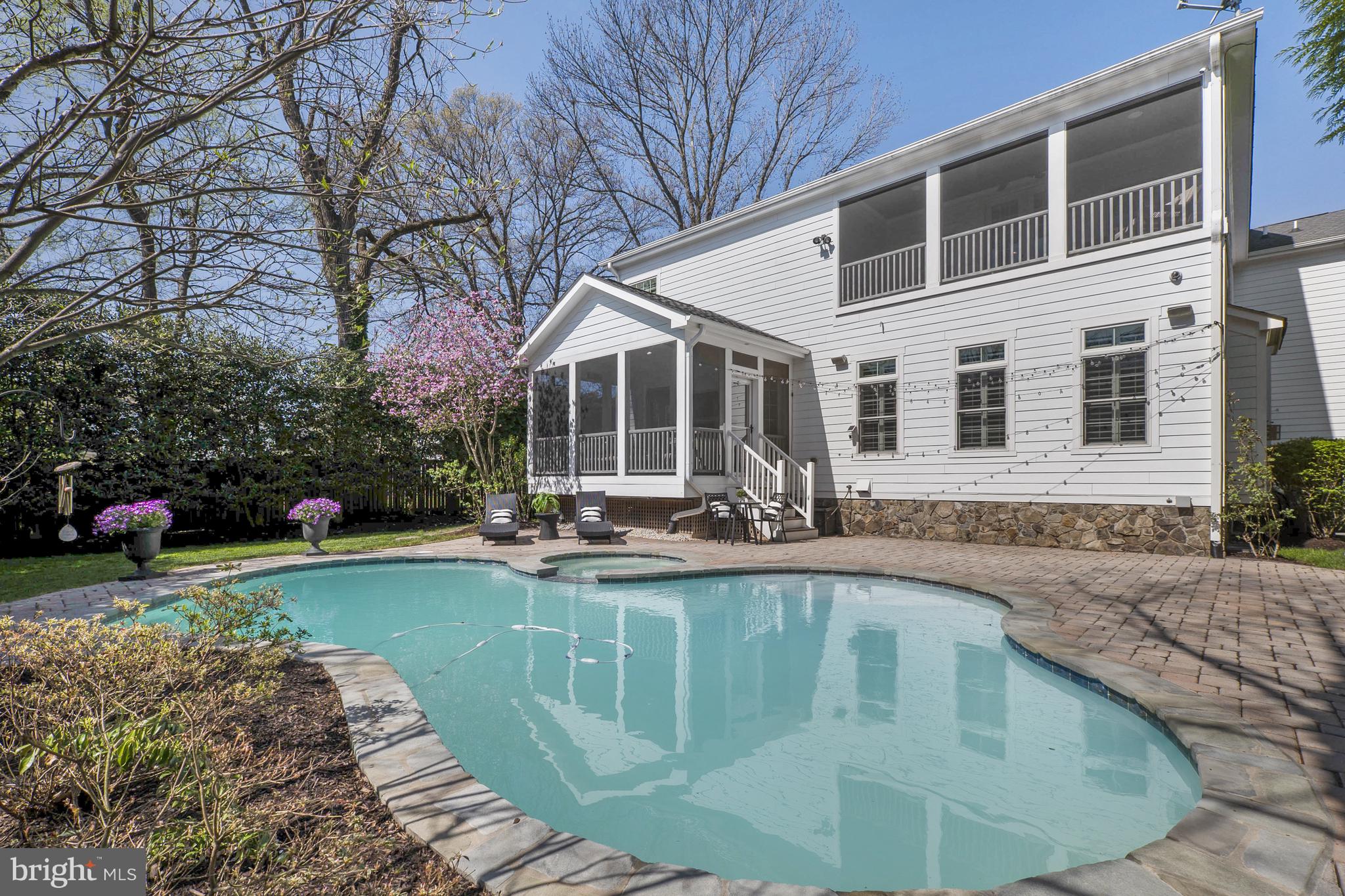 LAWTON MANOR - Residential