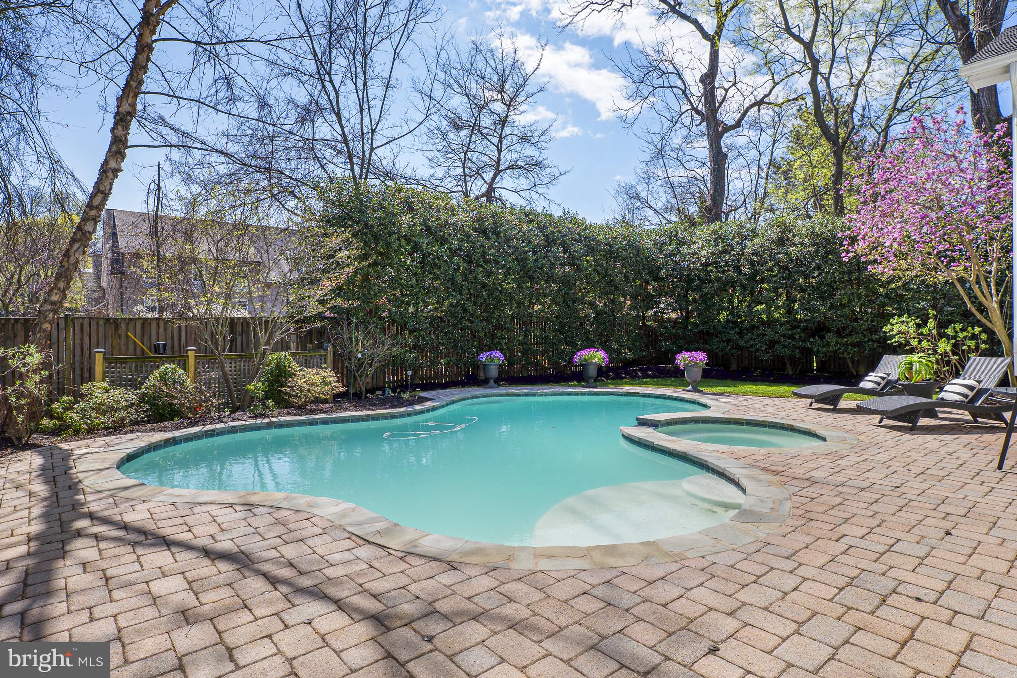 LAWTON MANOR - Residential