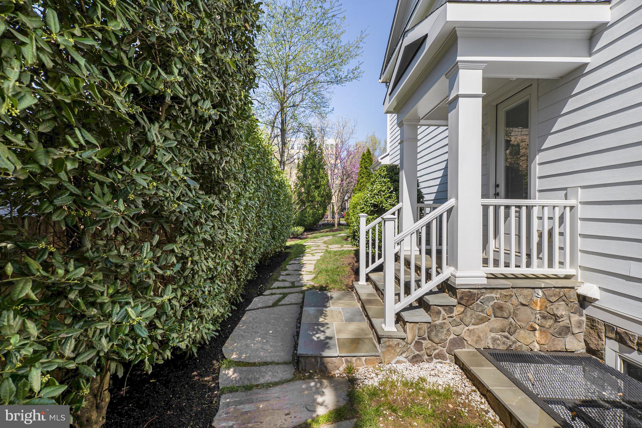 LAWTON MANOR - Residential