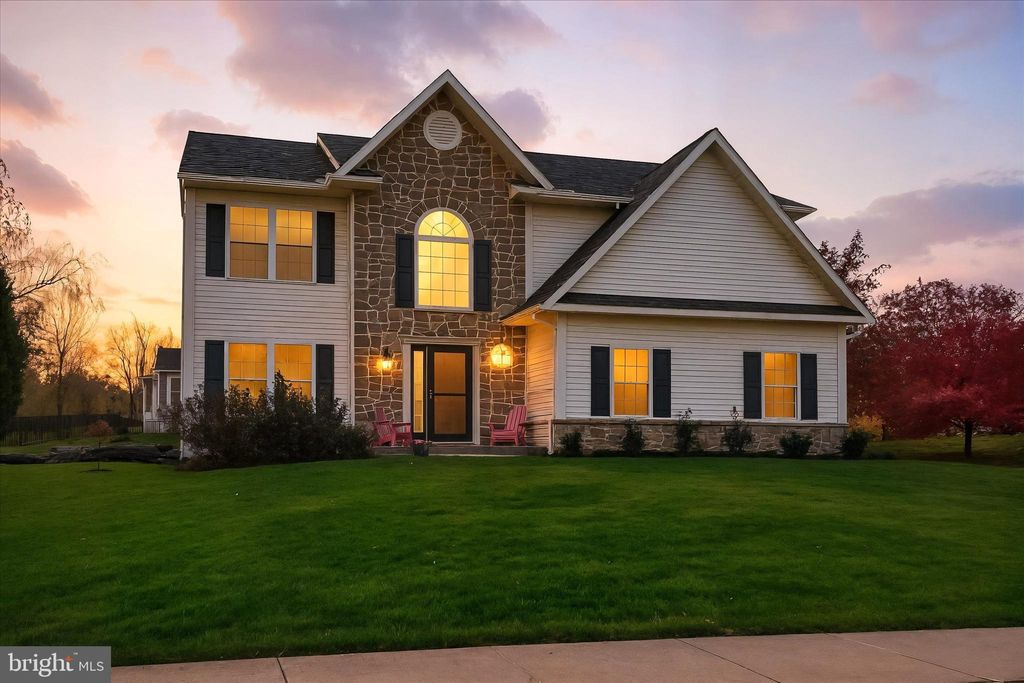 Photo of 4 Bunker Hill, MILLERSVILLE, PA 17551 (MLS # PALA2079618)