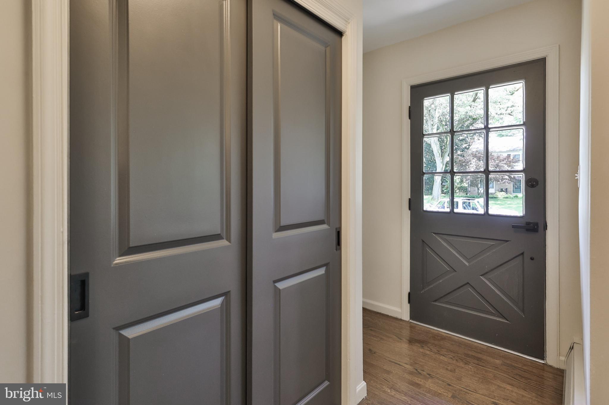 5 W CHEROKEE STREET