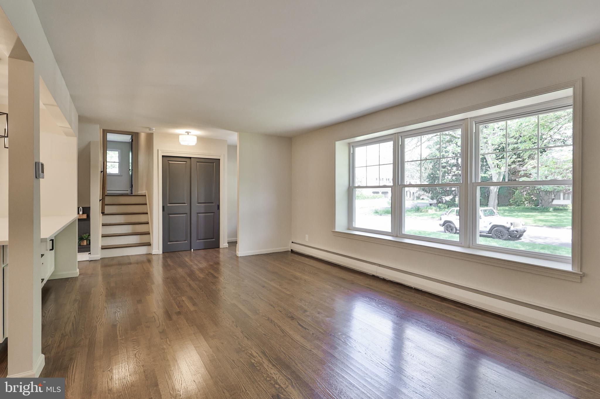 5 W CHEROKEE STREET