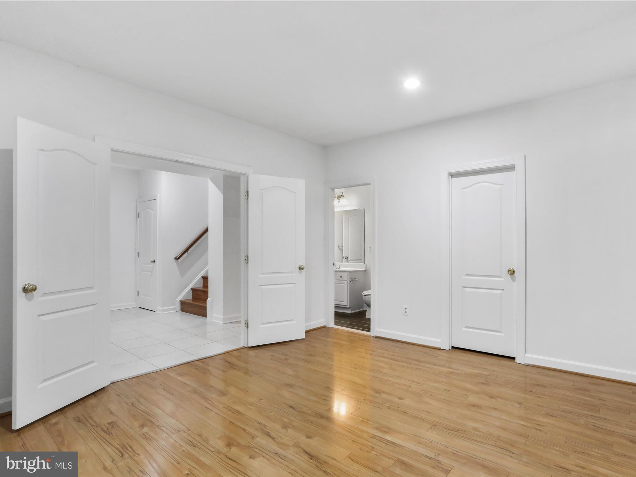 ASHBURN - Residential