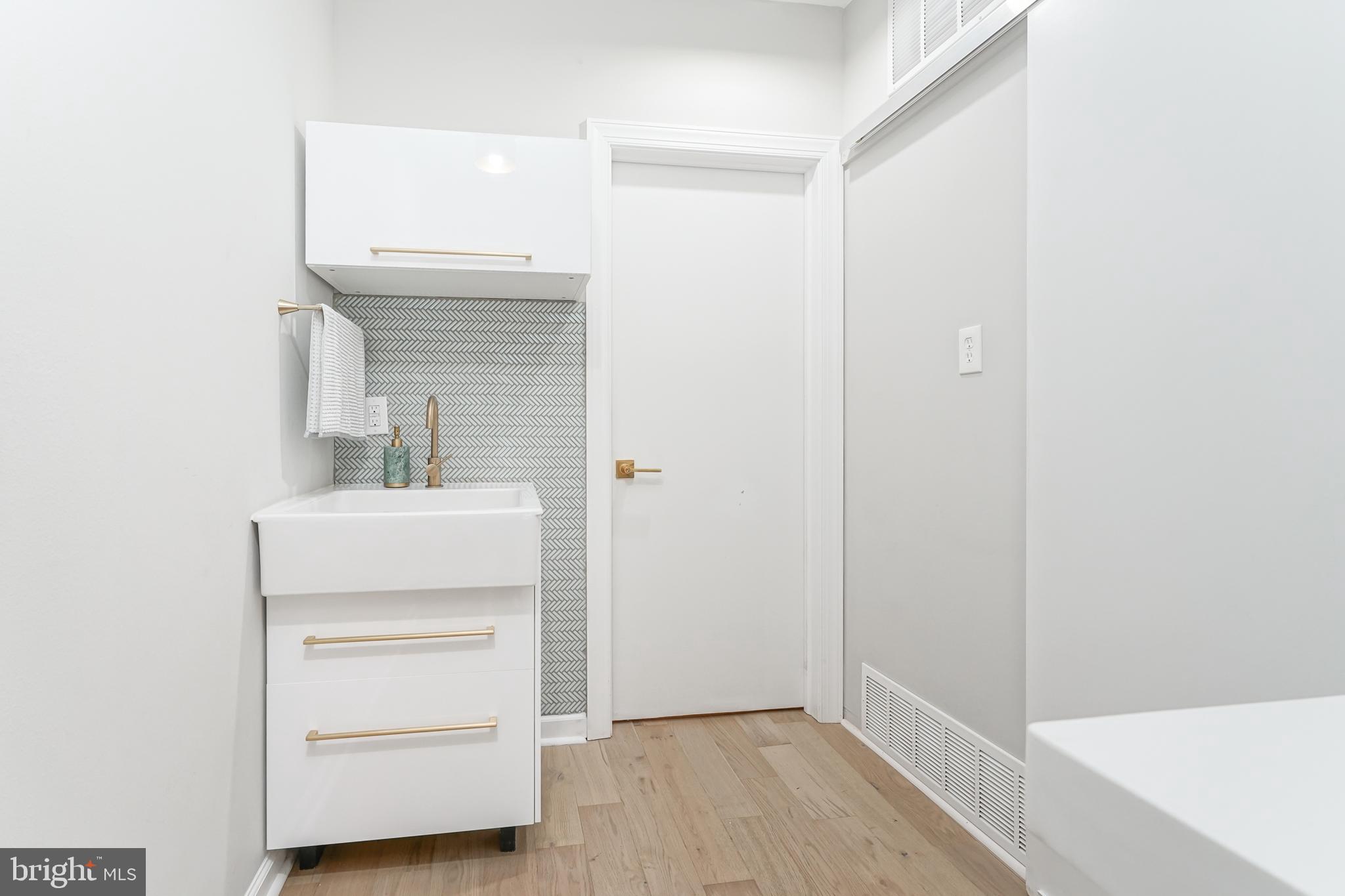 FITLER SQUARE - Residential Lease