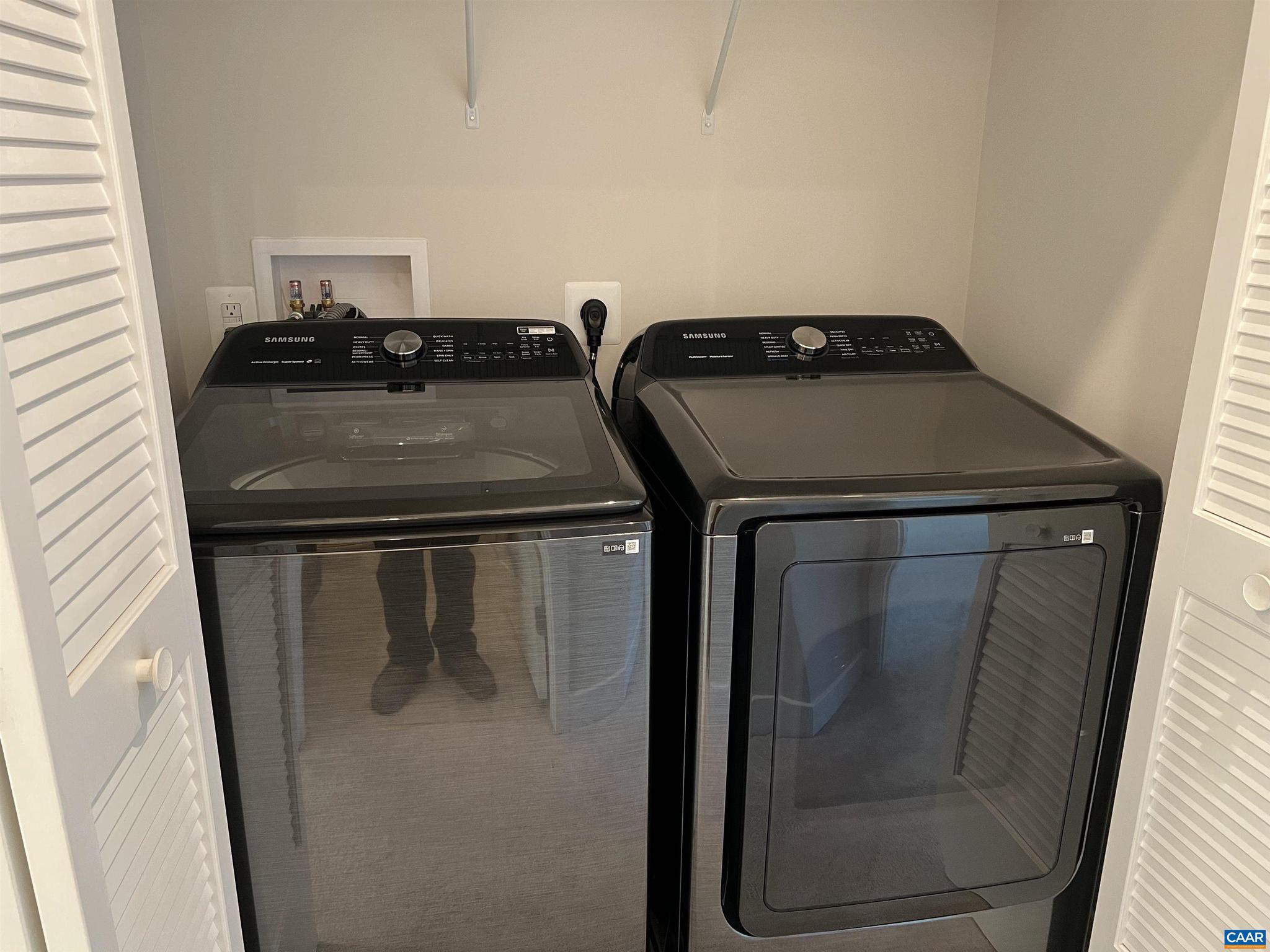 FOREST LAKES - Residential Lease