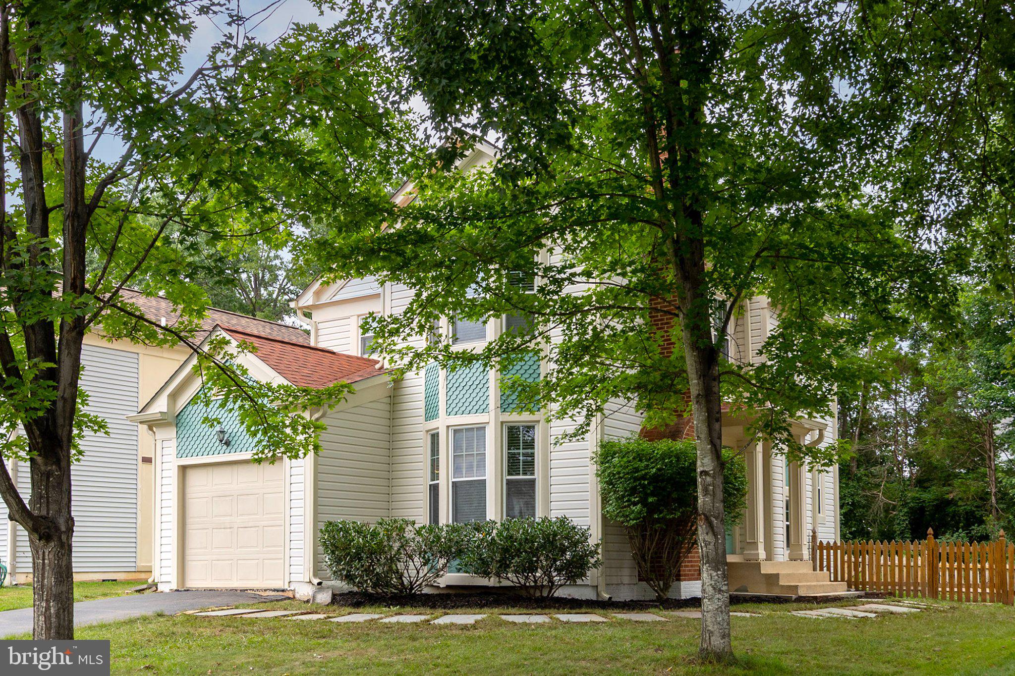10 FENTON WOOD DRIVE