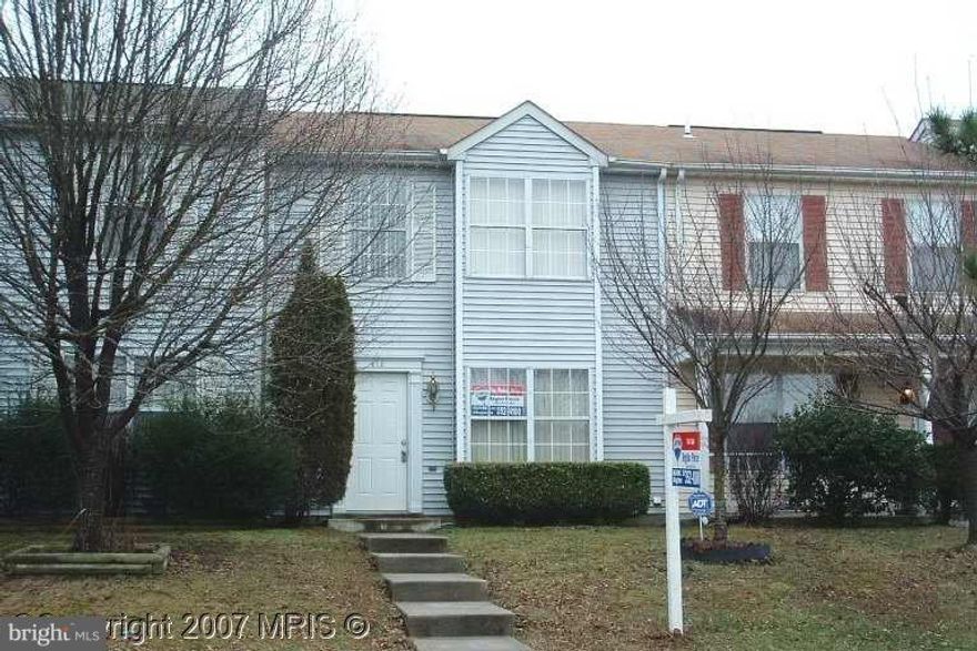 Nice cozy Townhome, nice back yard, will be painted and carpet clean before the new Tenants move in.