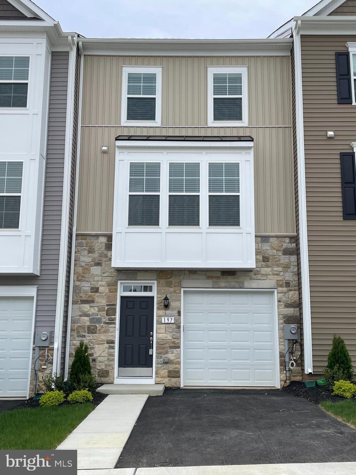 HUNTFIELD - Residential Lease