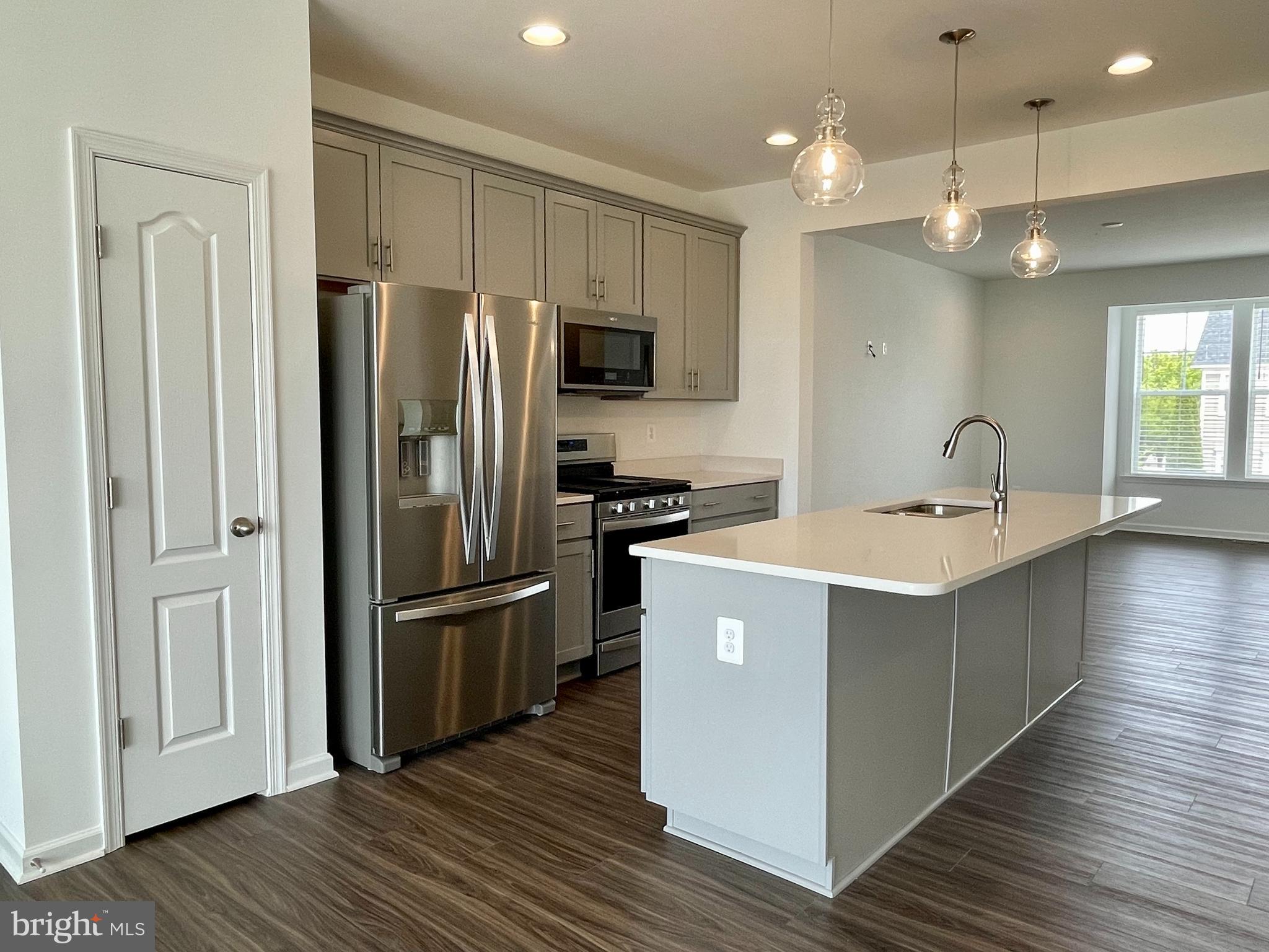 HUNTFIELD - Residential Lease