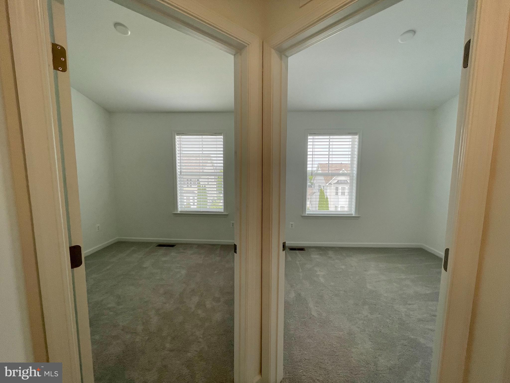 HUNTFIELD - Residential Lease