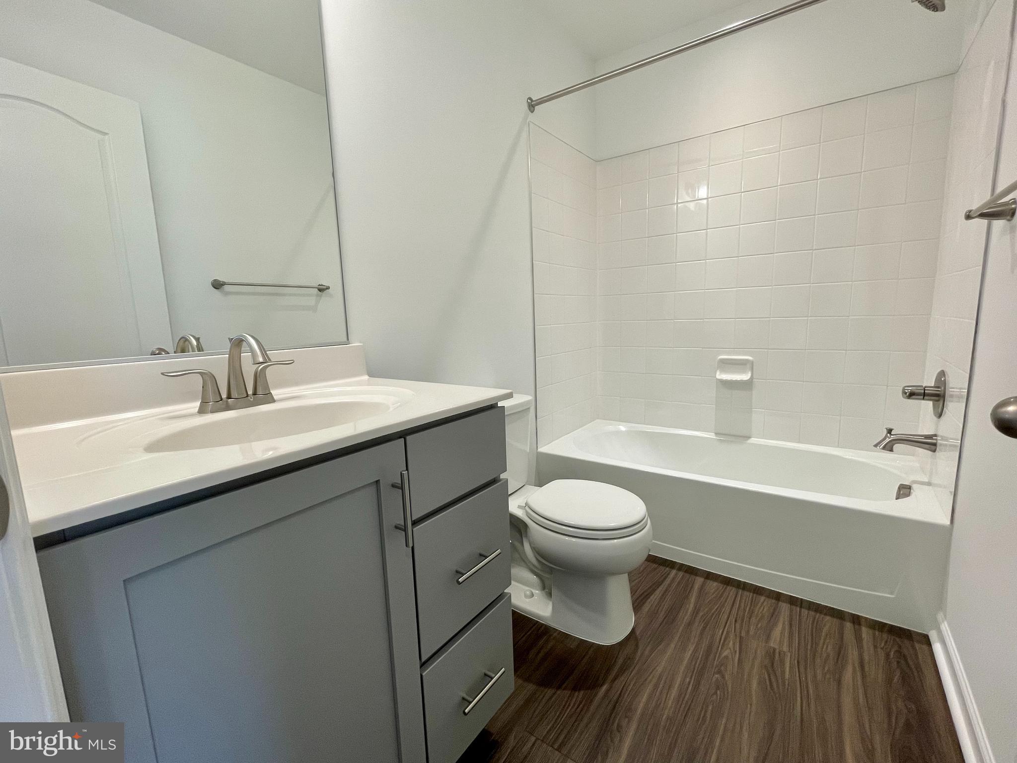 HUNTFIELD - Residential Lease