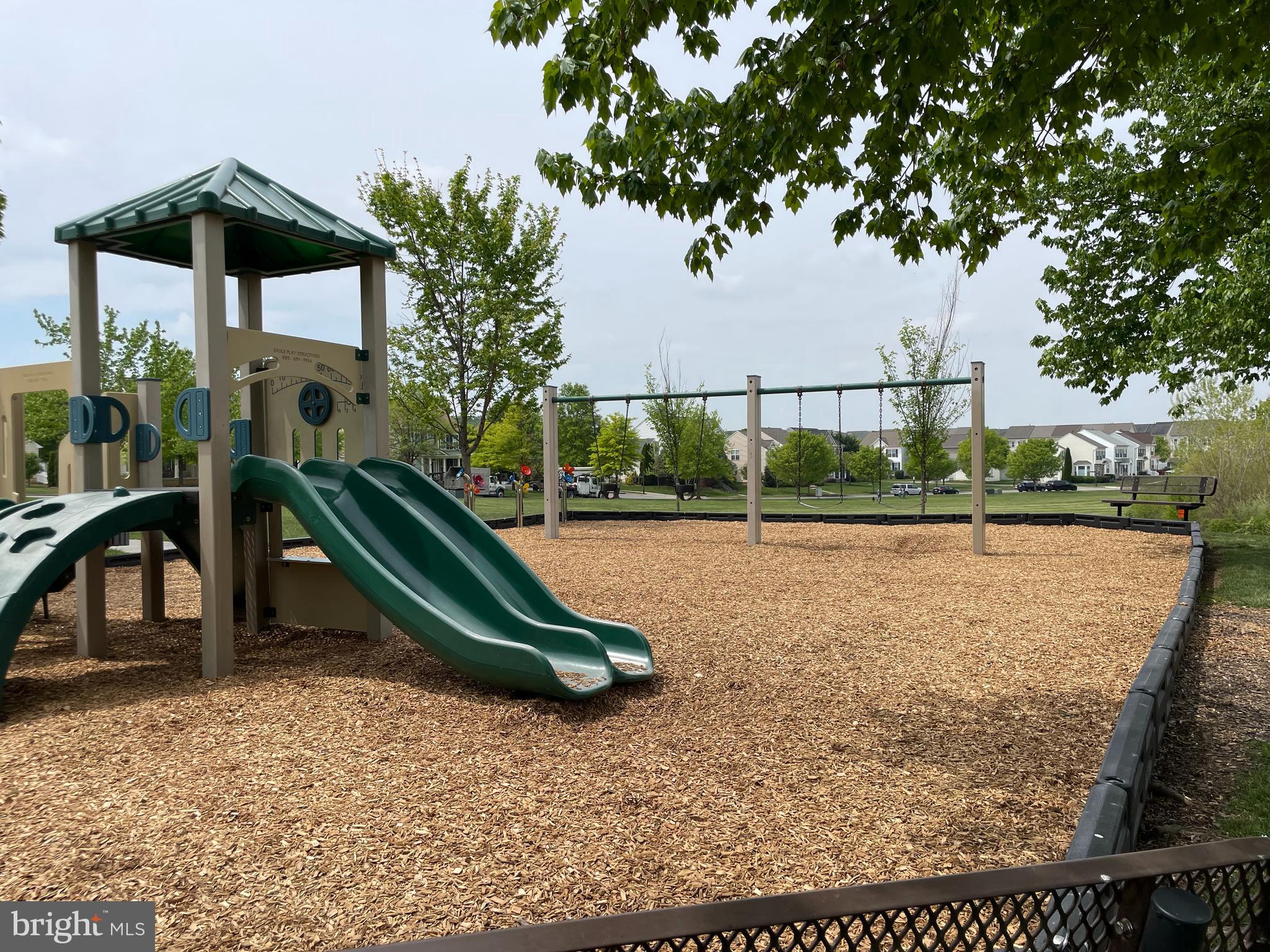 HUNTFIELD - Residential Lease