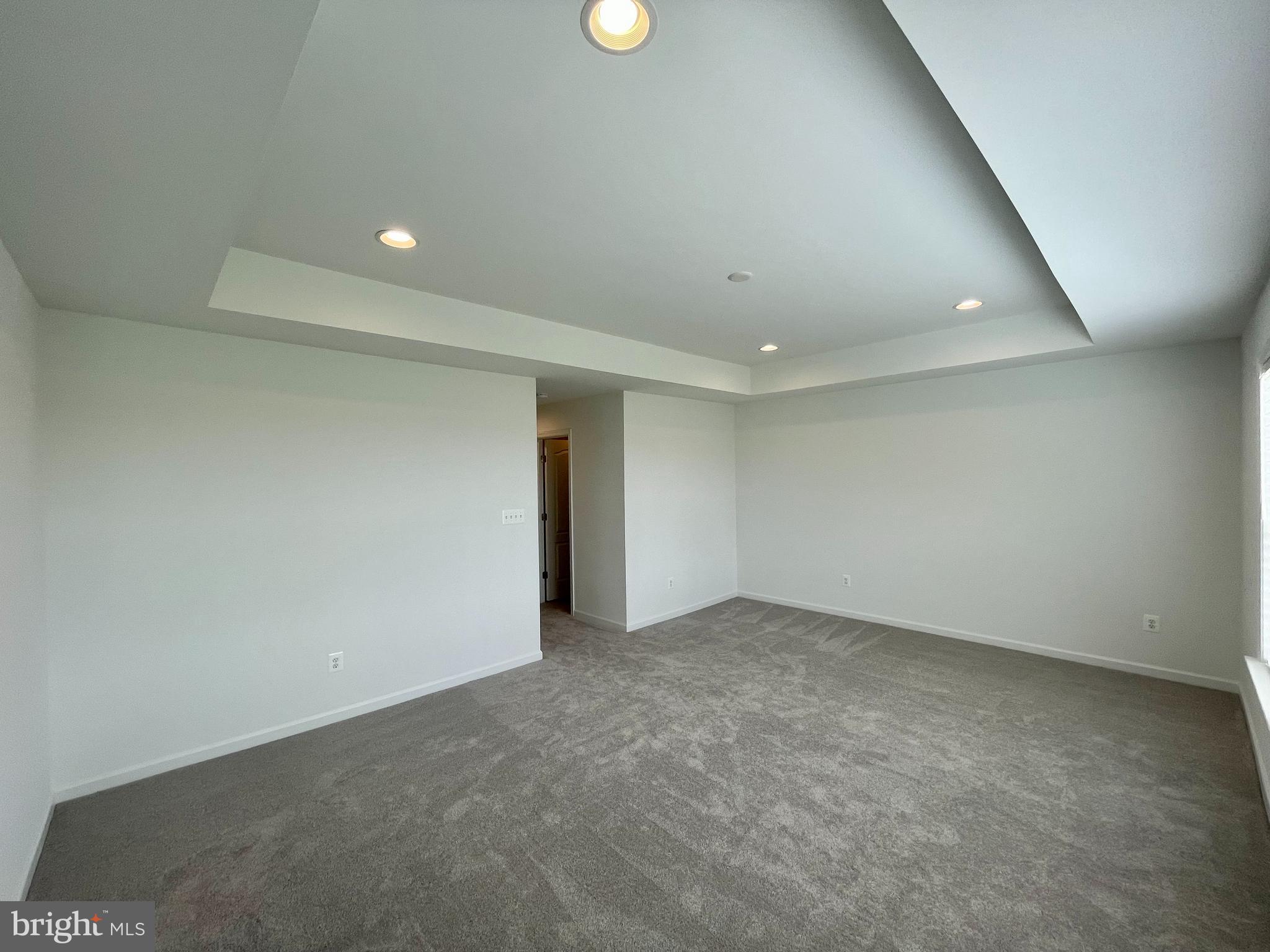 HUNTFIELD - Residential Lease