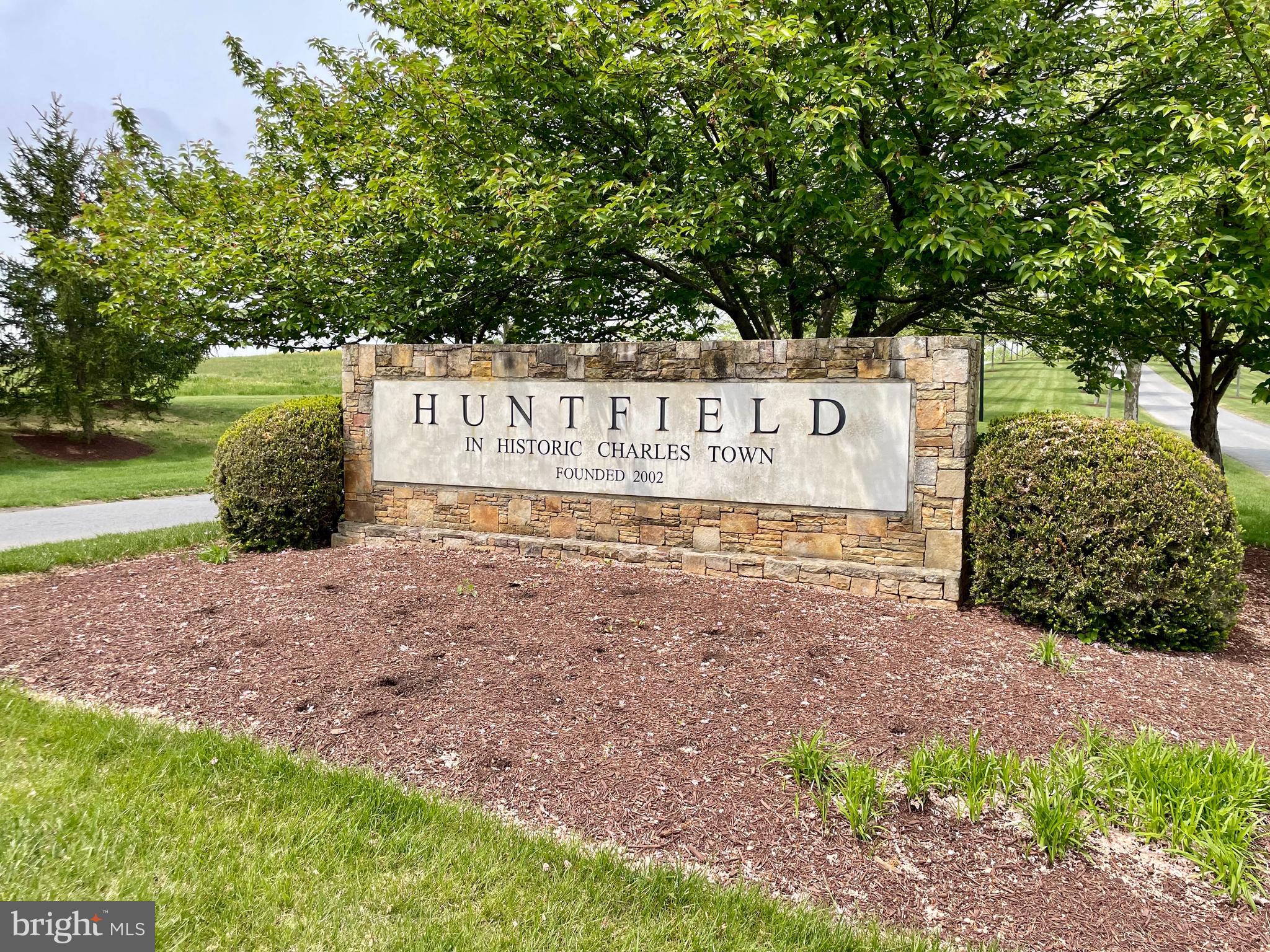 HUNTFIELD - Residential Lease