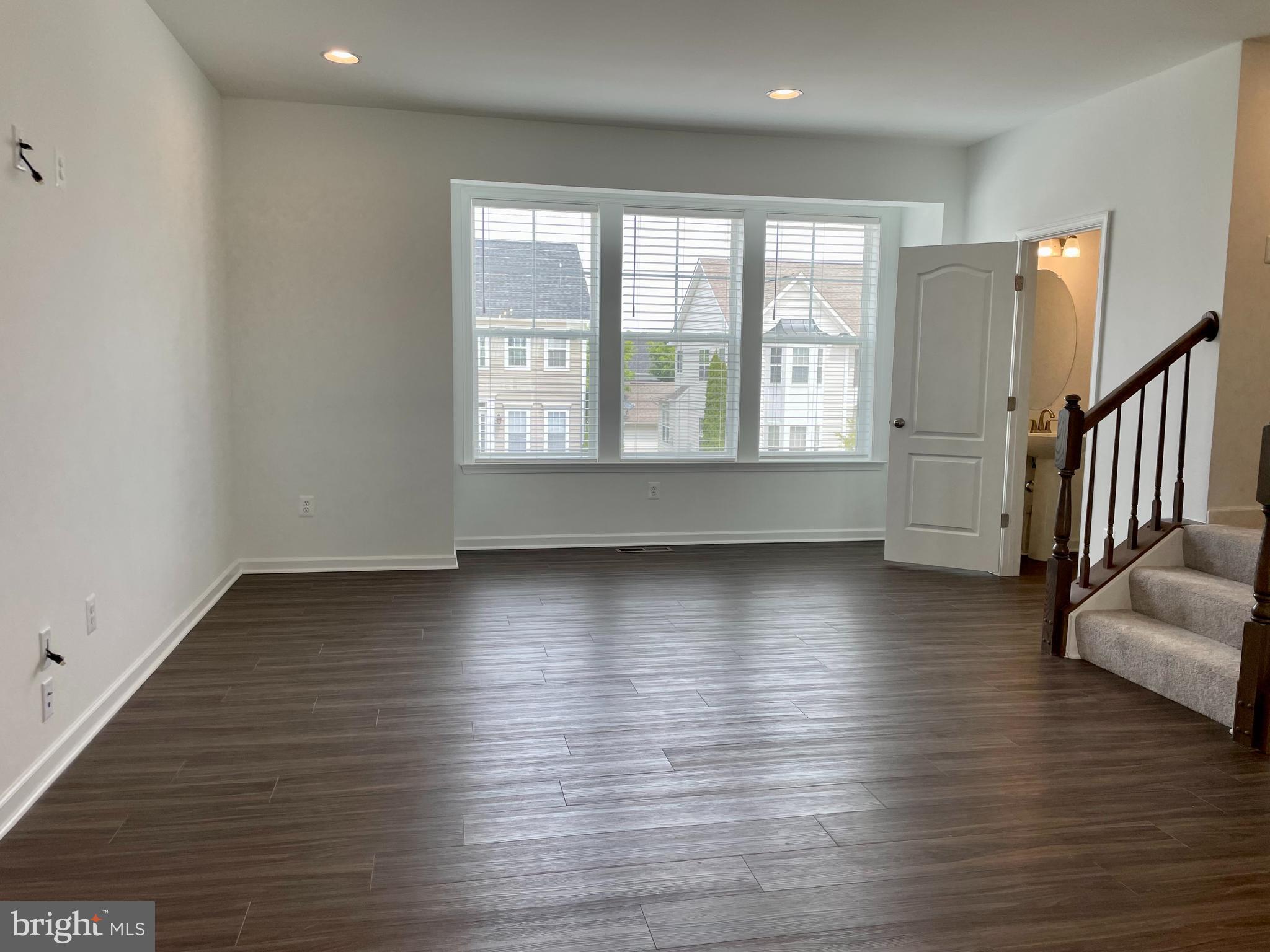 HUNTFIELD - Residential Lease