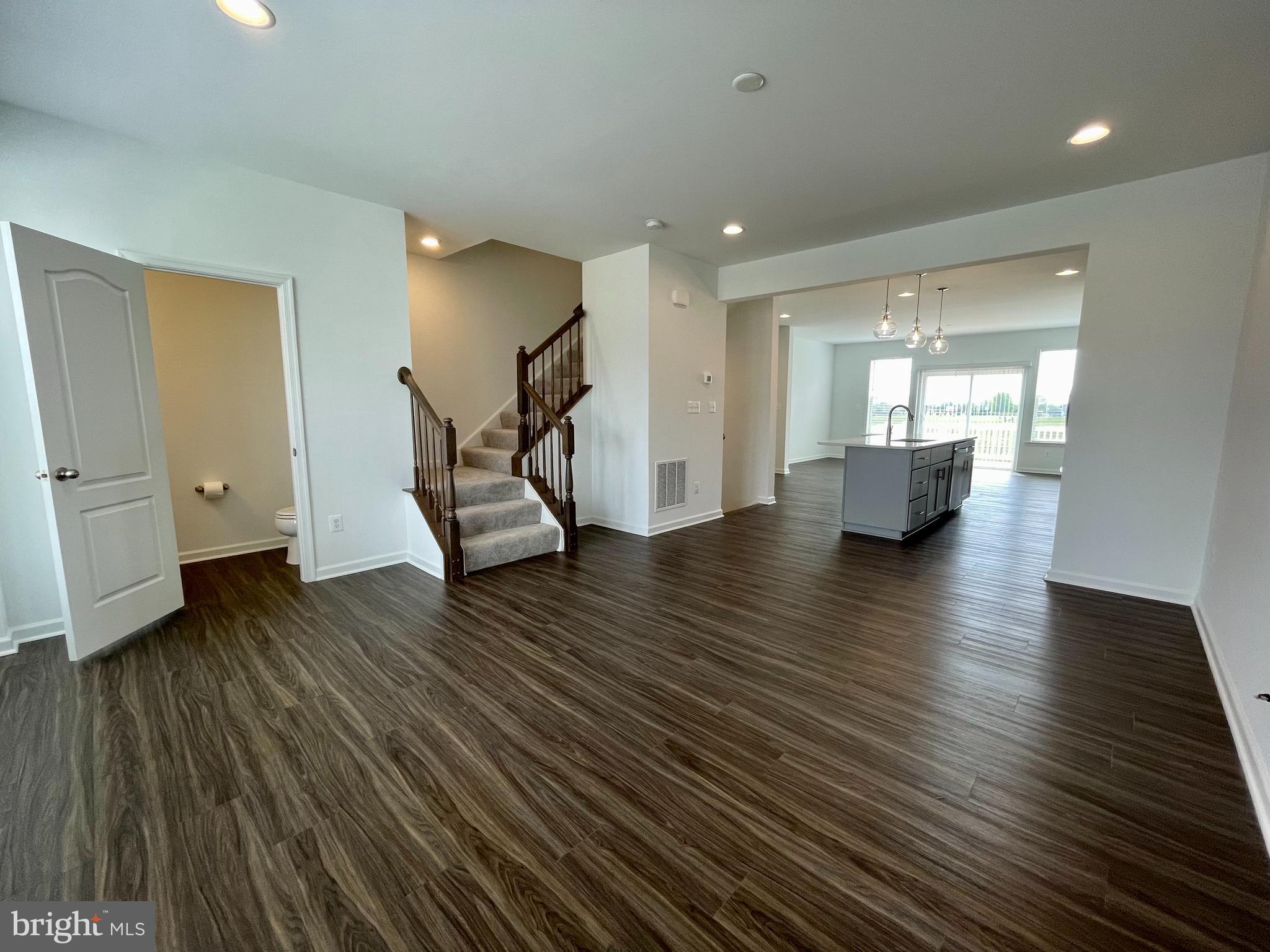 HUNTFIELD - Residential Lease