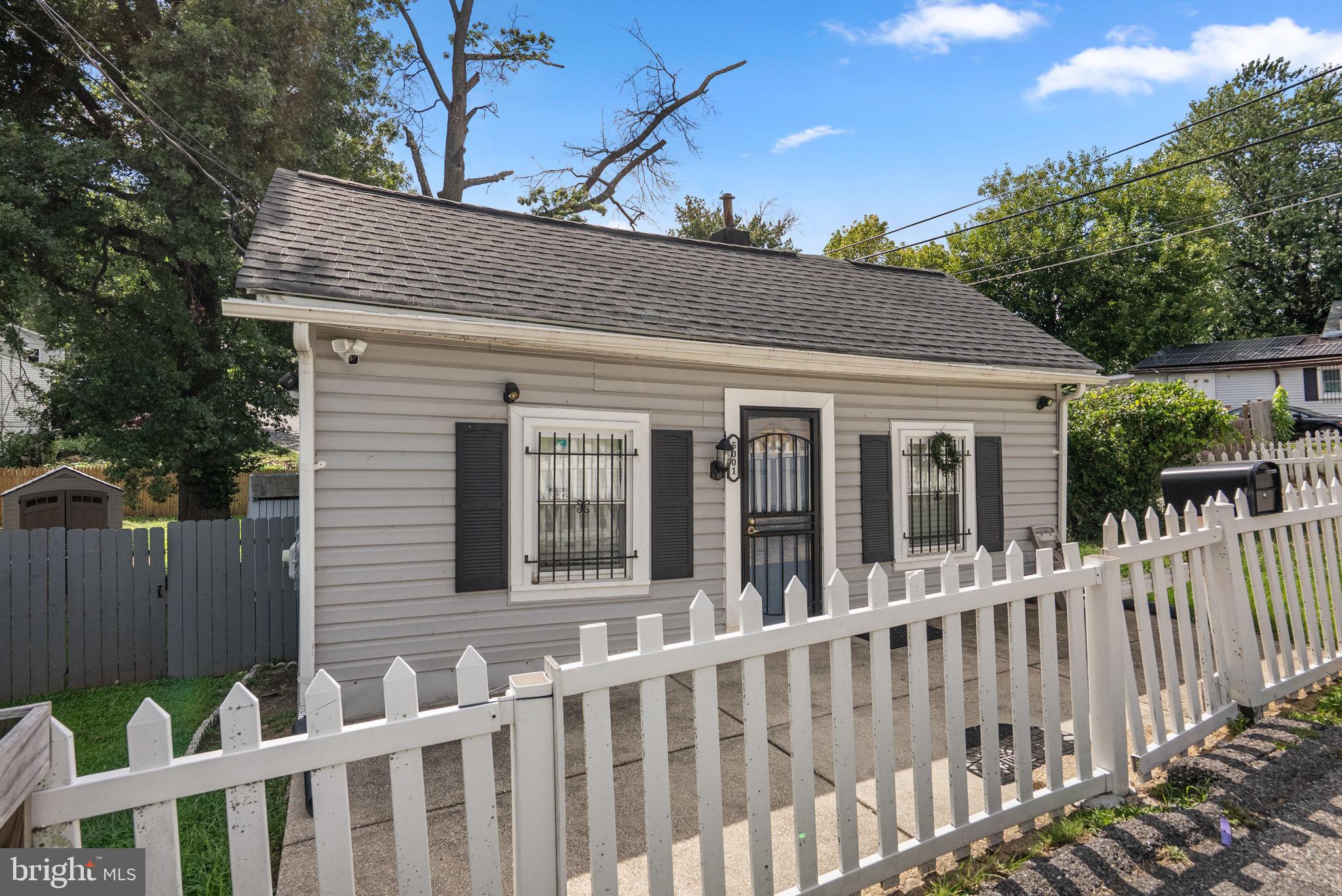 5001 FABLE STREET