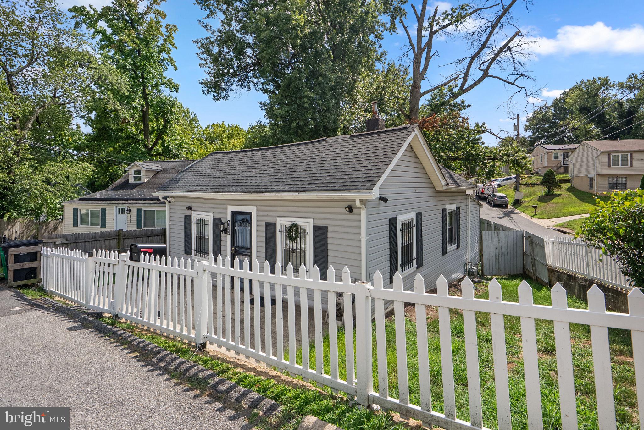 5001 FABLE STREET