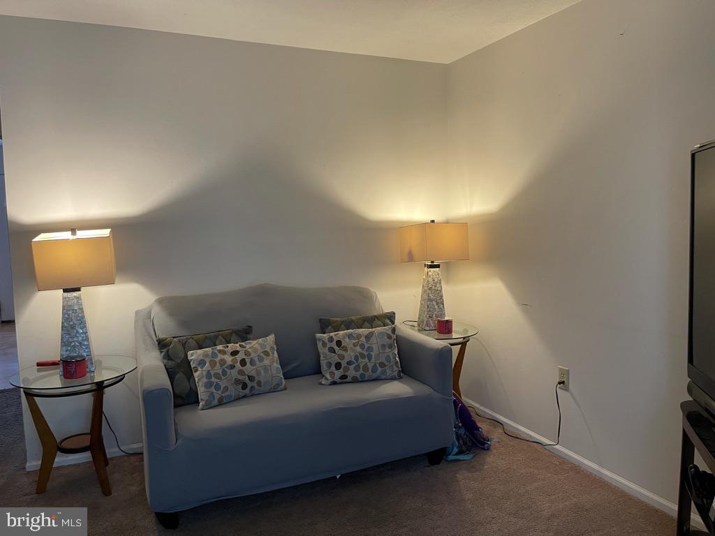 WESTBURY - Residential