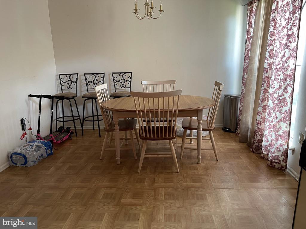 WESTBURY - Residential