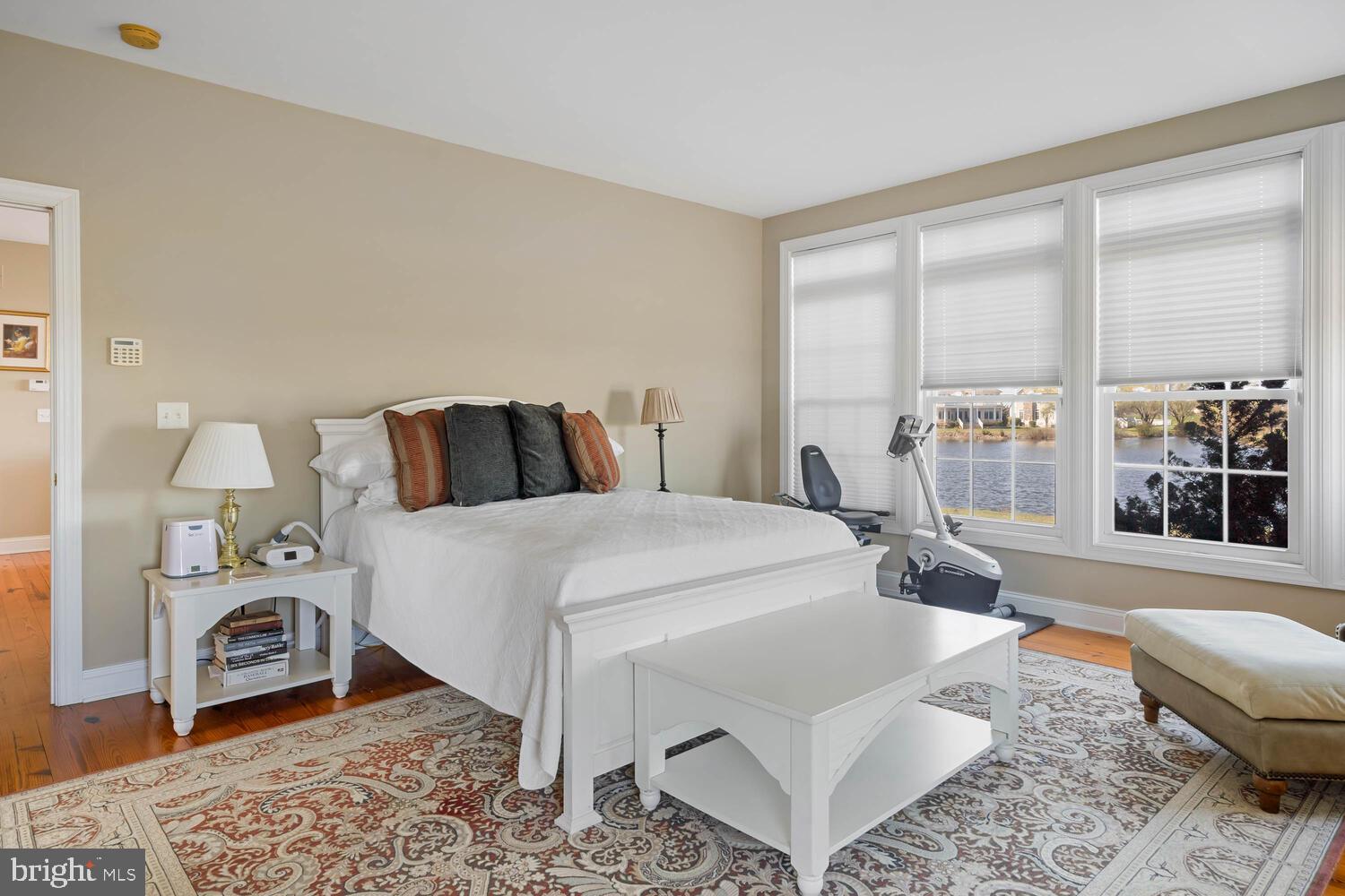 LIGHTHOUSE SOUND - Residential