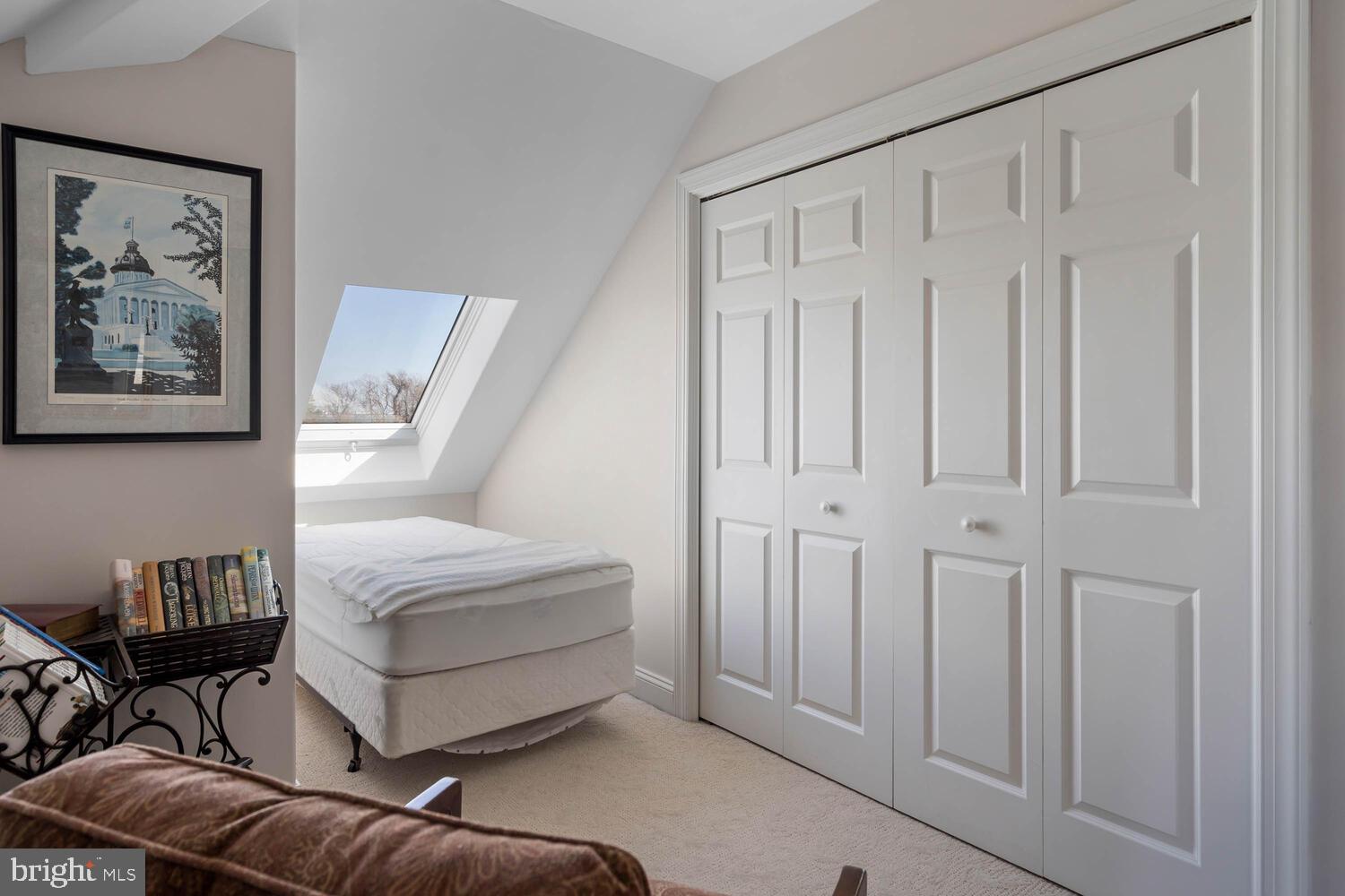 LIGHTHOUSE SOUND - Residential