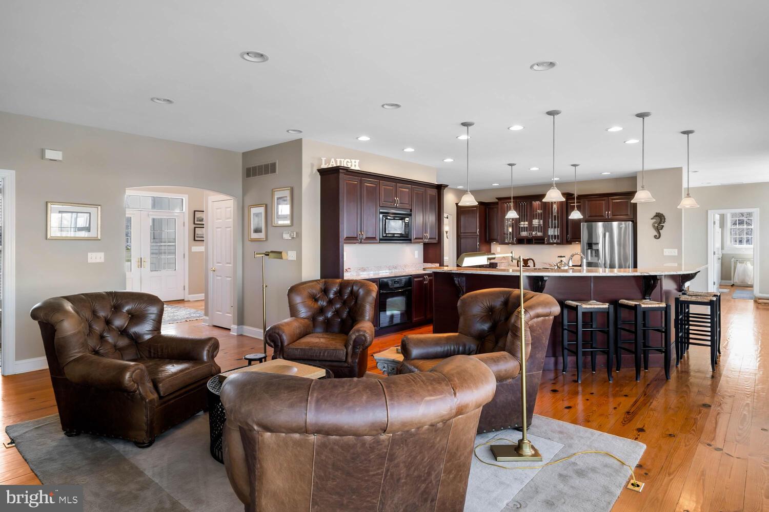 LIGHTHOUSE SOUND - Residential